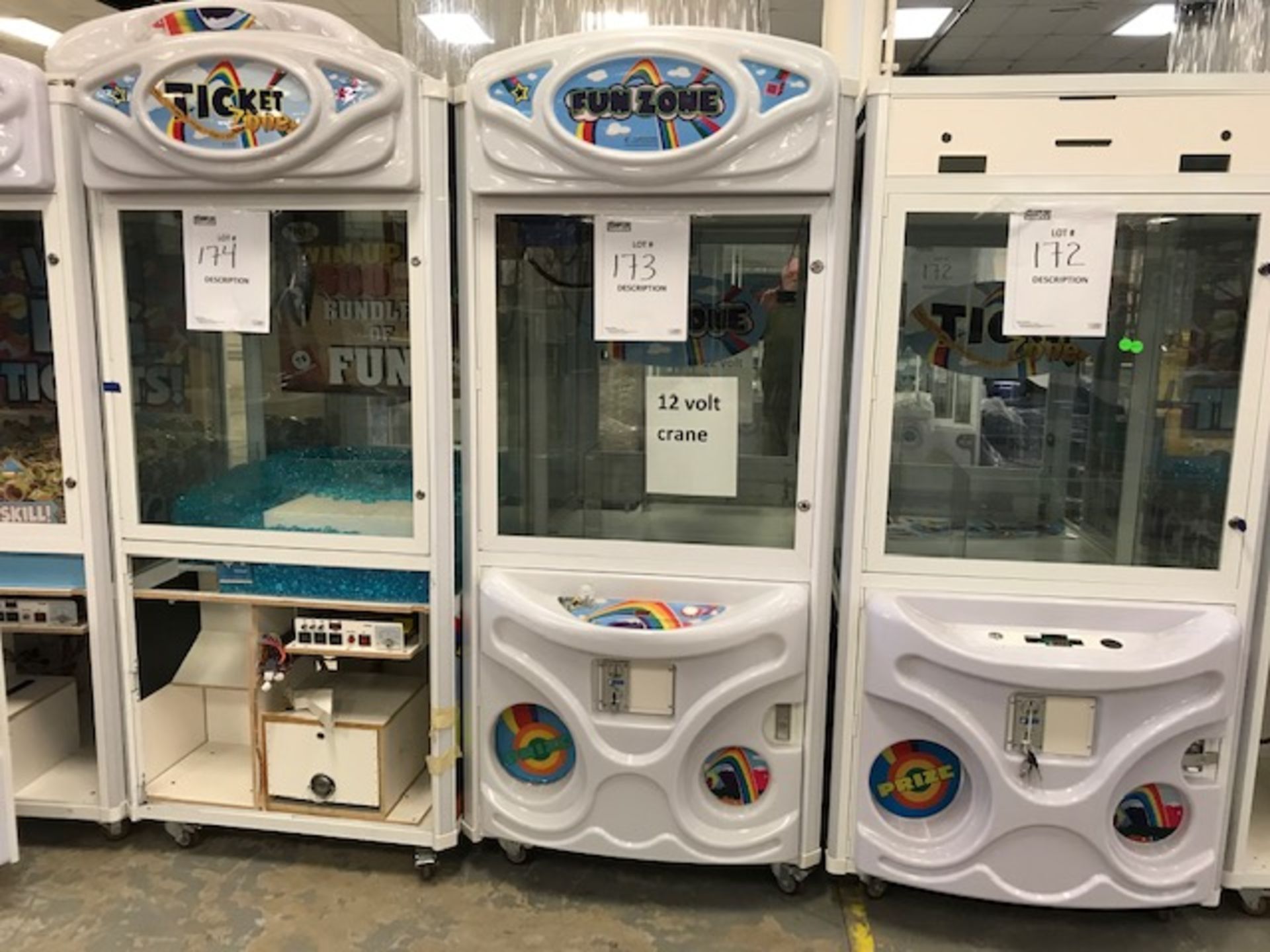 TICKET ZONE KIOSK (MISSING FRONT PANELS / MISSING COMPONENTS / MISSING PARTS)