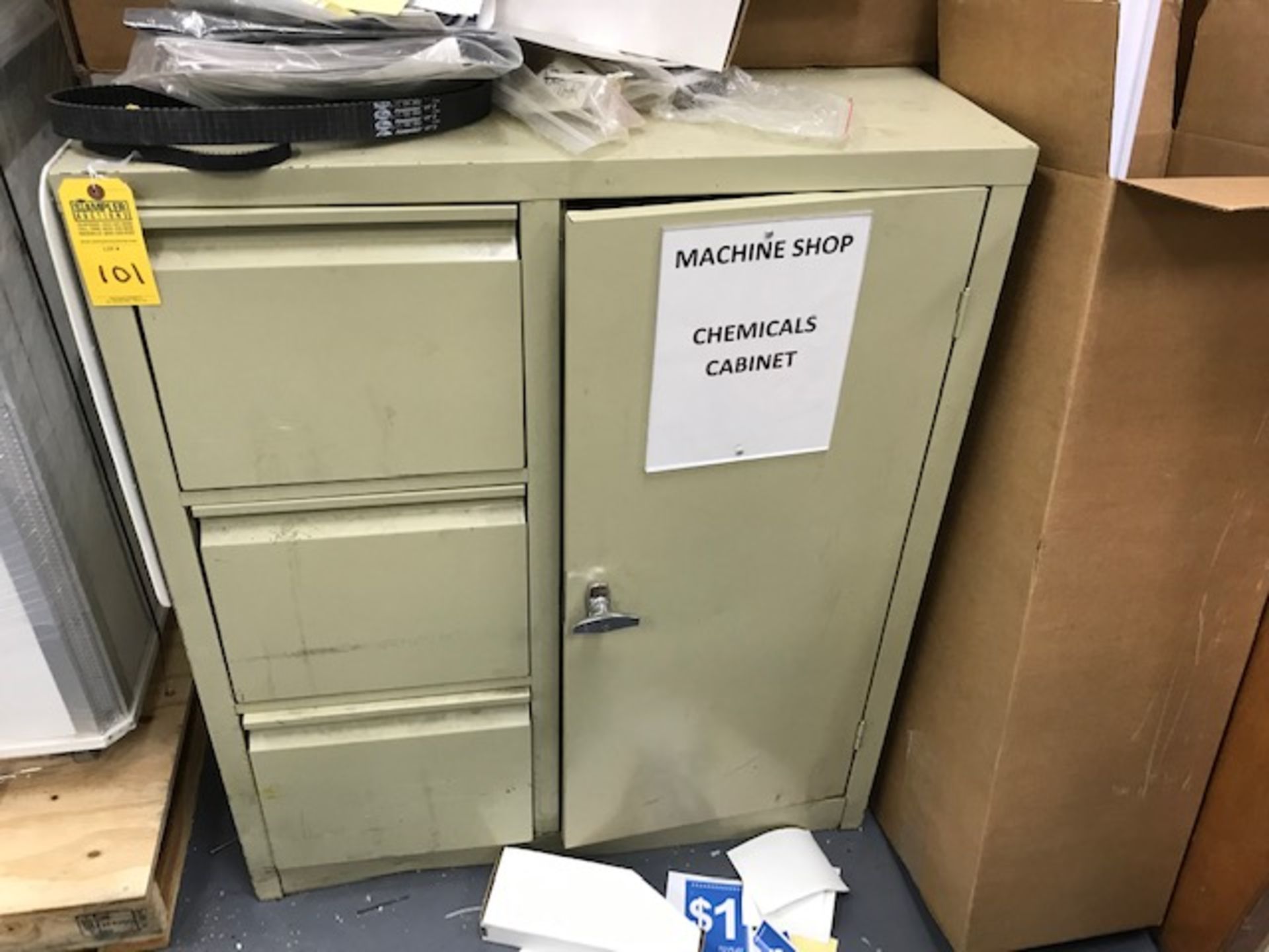 METAL CABINET WITH 3 DRAWERS & 1 DOOR