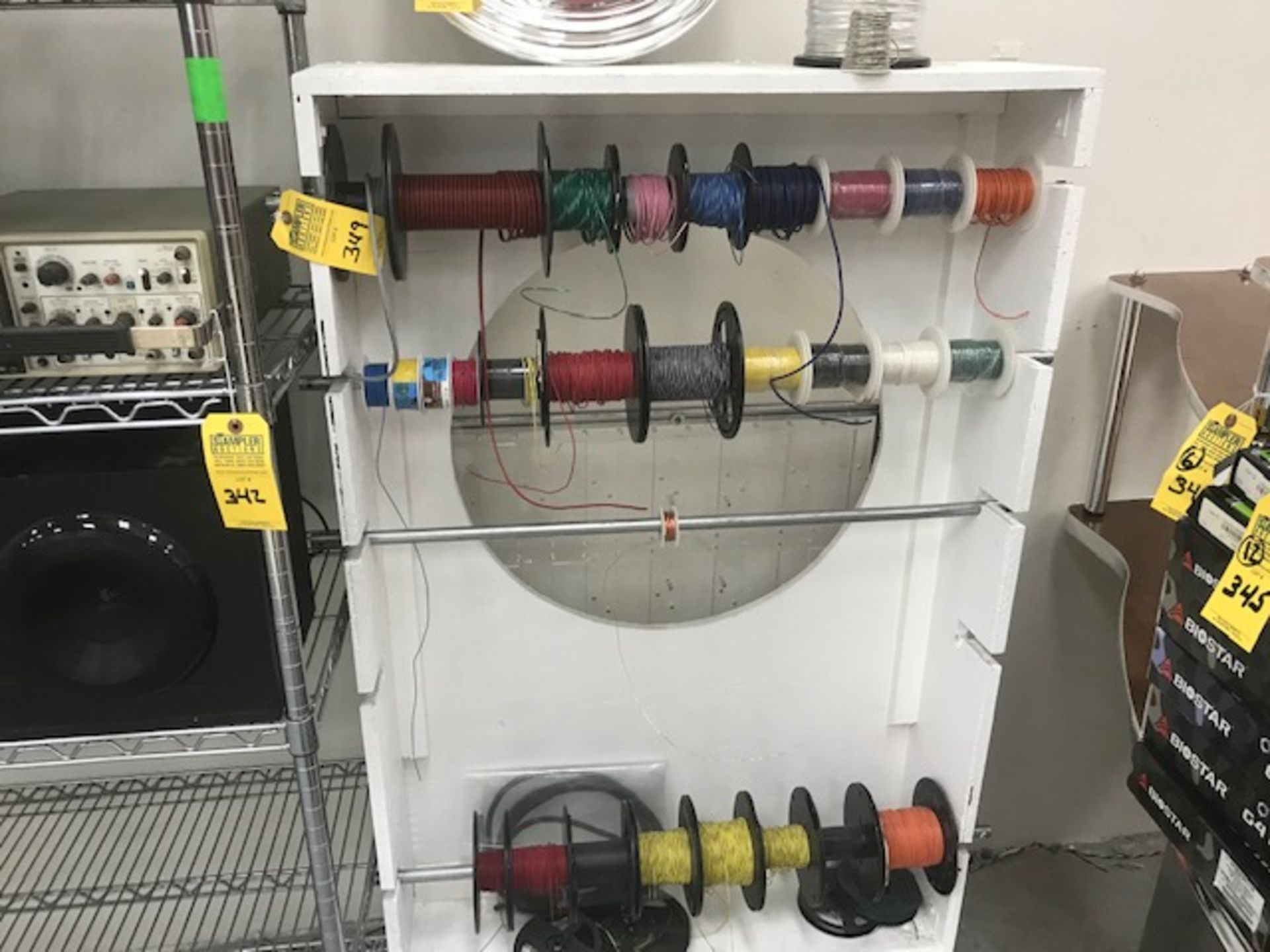 ASSORTED ROLLS WIRE WITH STAND