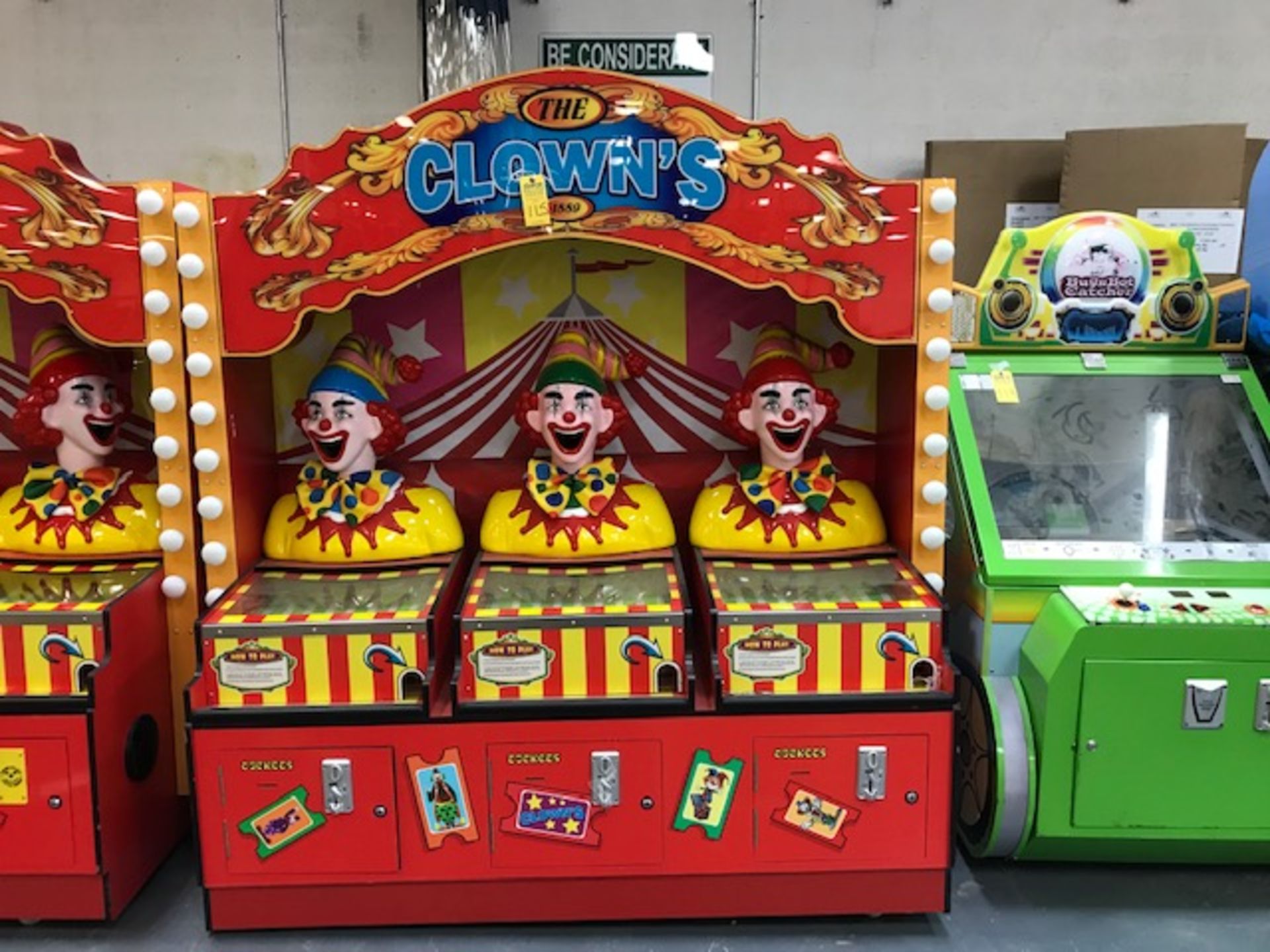 TRIPLE CLOWN MACHINE