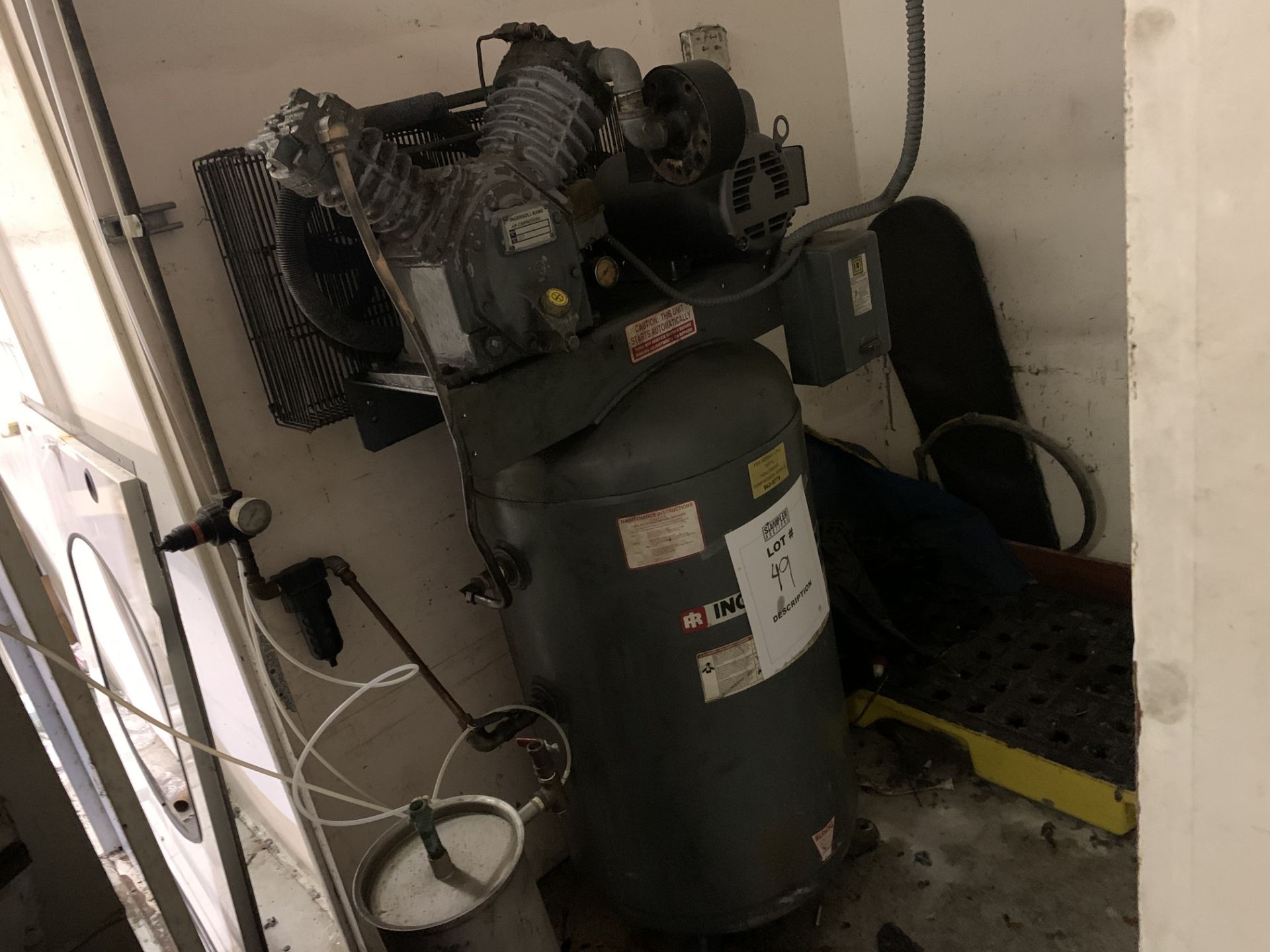 INGERSOLL RAND 2475N5 TYPE 30-T AIR COMPRESSOR - 5HP / 80 GALLON