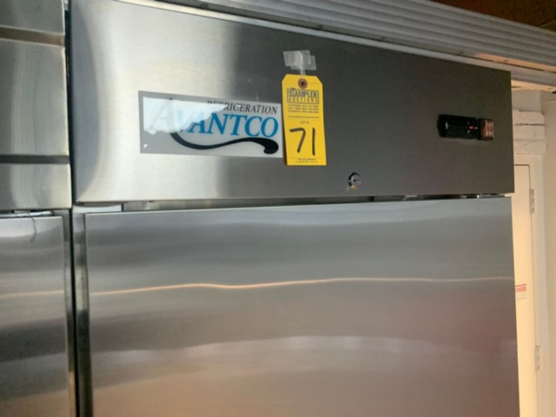 AVANTCO 178A2BRHC SELF-CONTAINED SINGLE DOOR COOLER - Image 2 of 4