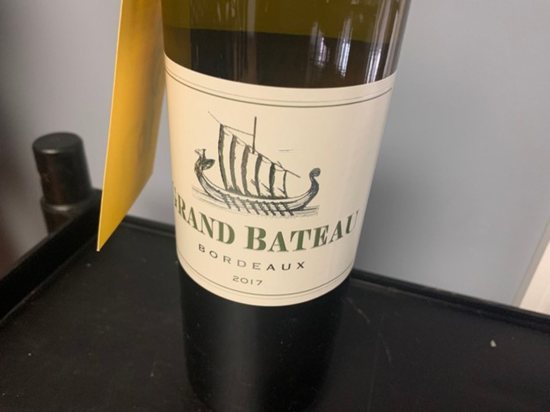 BOTTLES 2017 GRAND BATEAU BORDEAUX BLANC - 750ml - Image 2 of 3