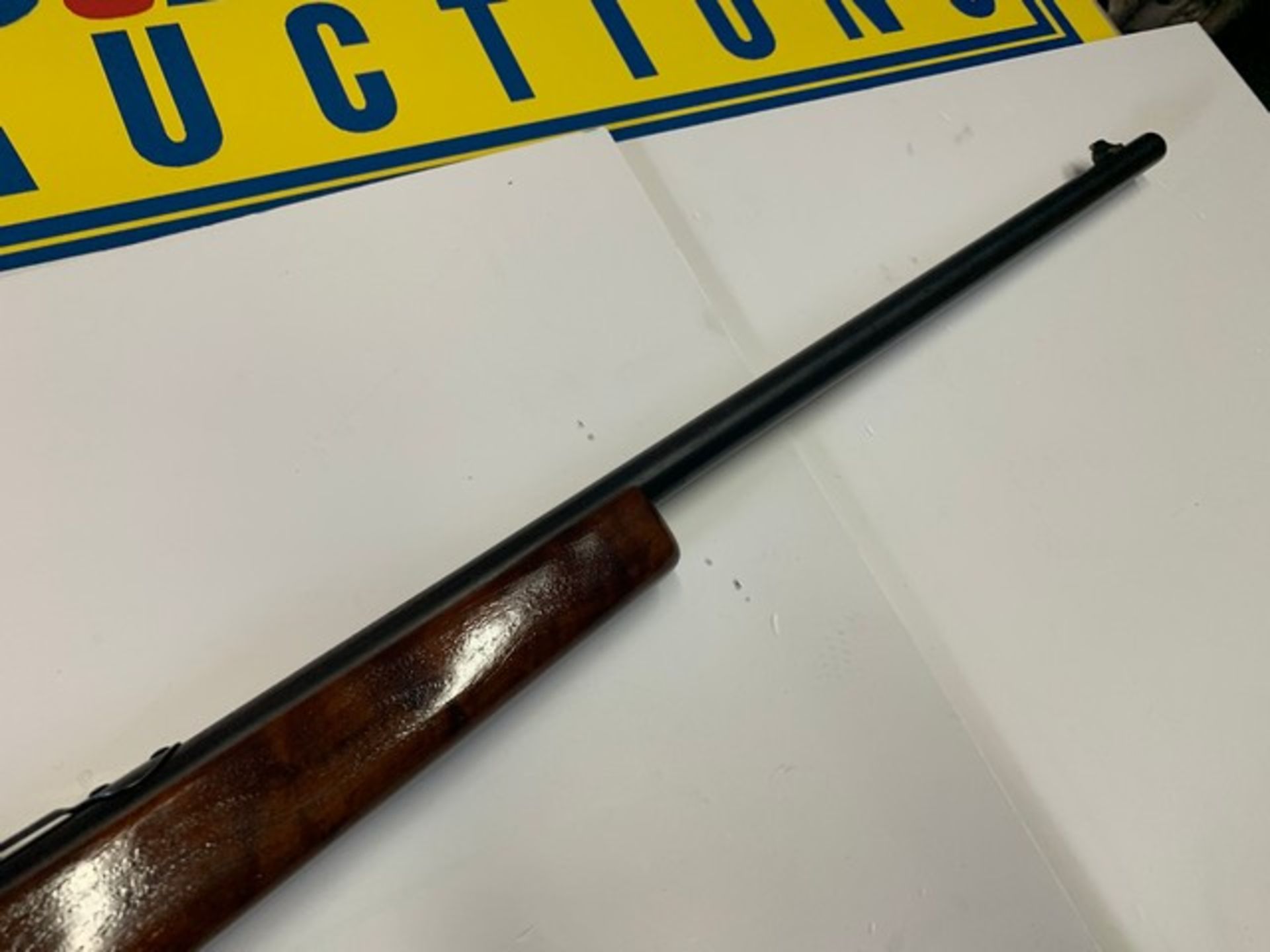 MOSSBERG 320K BOLT ACTION RIFLE - 22LR CAL - SINGLE SHOT (FOB HOLLYWOOD, FL) - Image 3 of 4