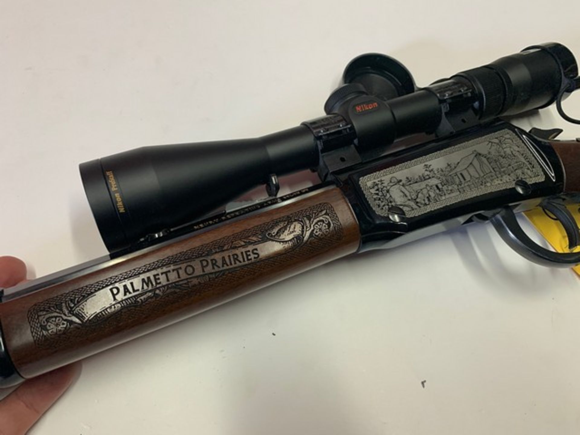 HENRY REPEATING ARMS 003 LEVER ACTION RIFLE - 22LR CAL - ENGRAVED STOCK - ENGRAVED ACTION - - Image 6 of 8