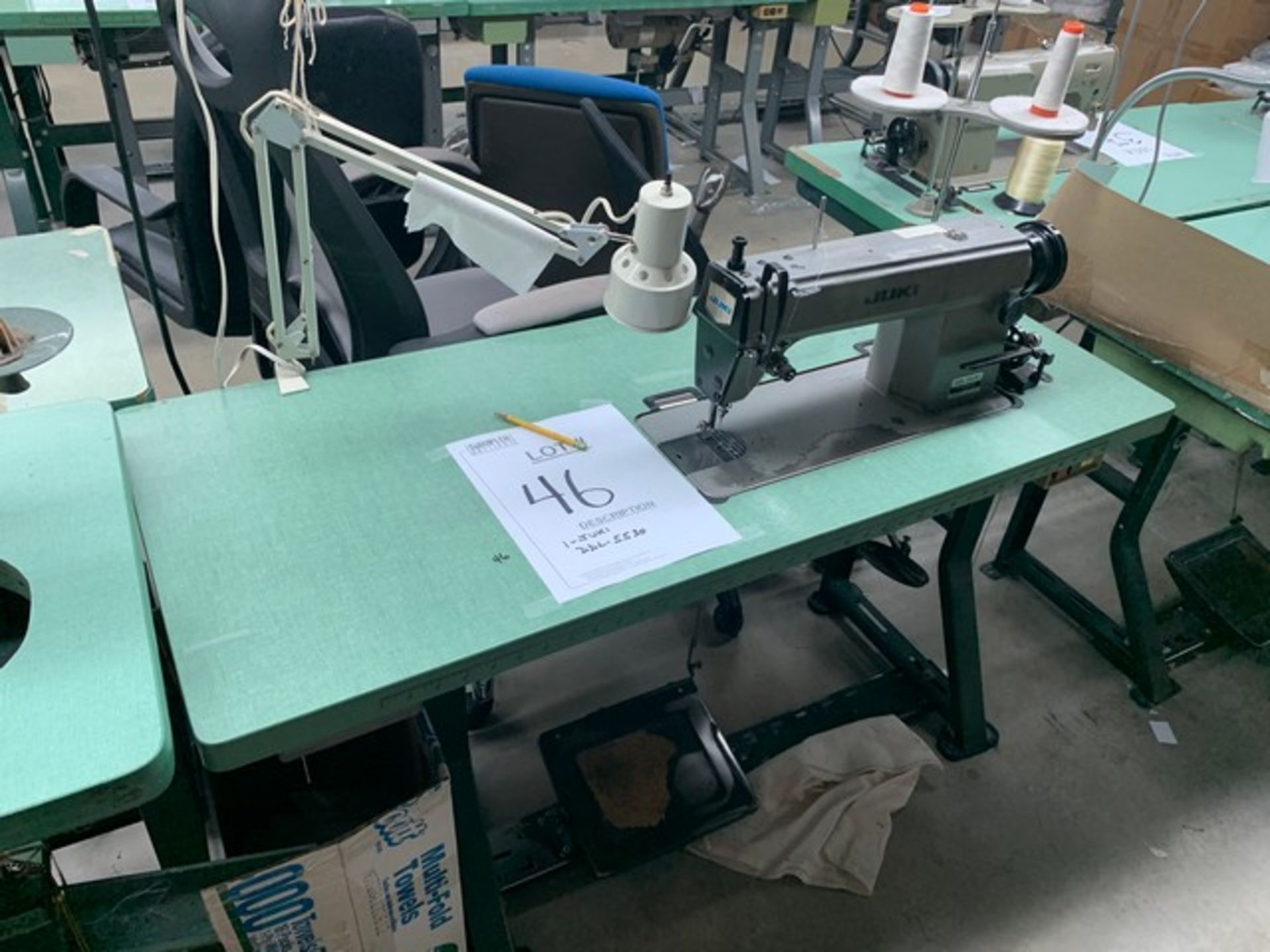 JUKI DDL-5530 SEWING MACHINE WITH MOTOR, STAND & LIGHT