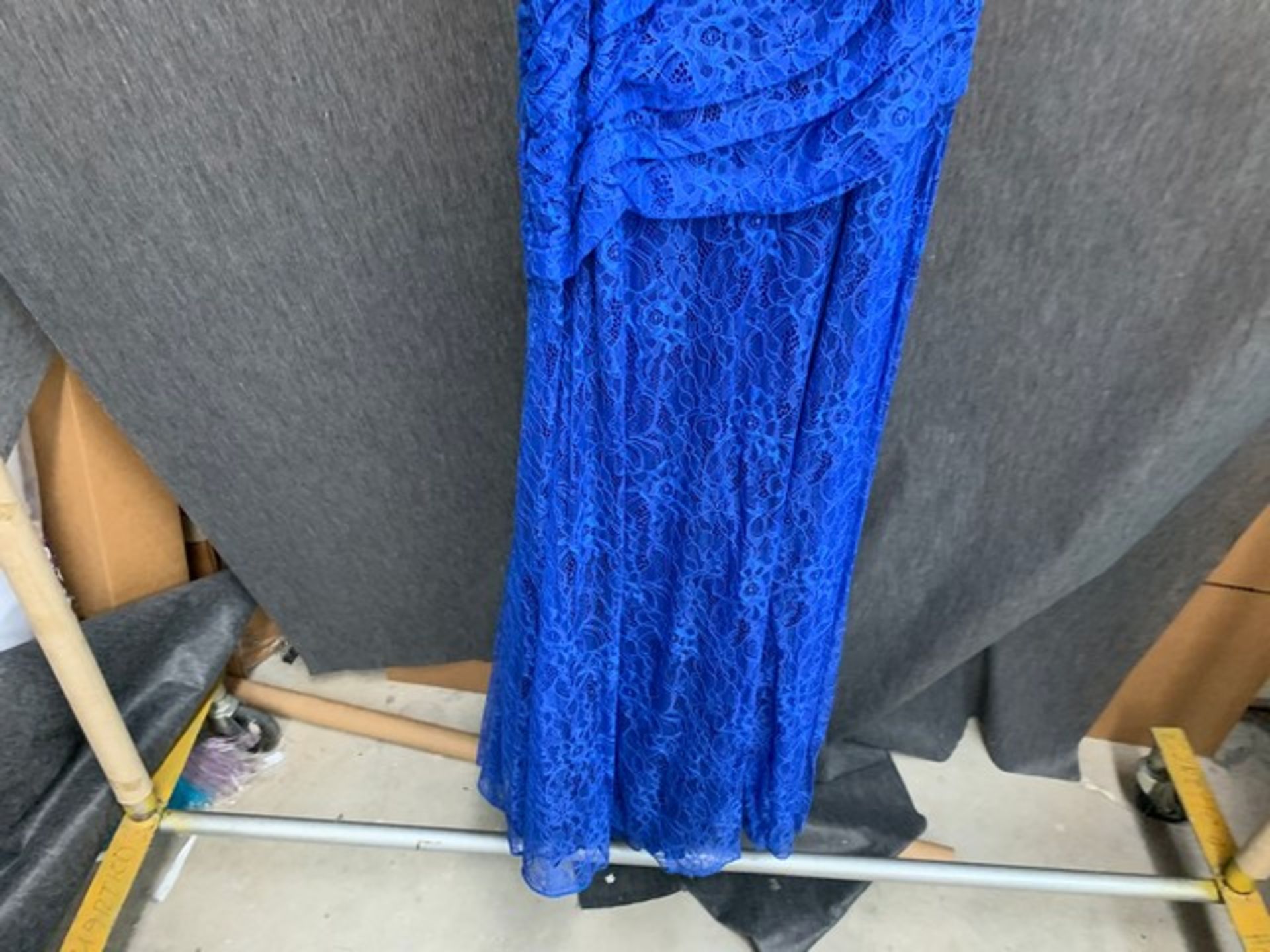 DRESS - LIANCARLO / ROYAL BLUE STRETCH CHANTILLY / SIZE 6 - Image 2 of 3