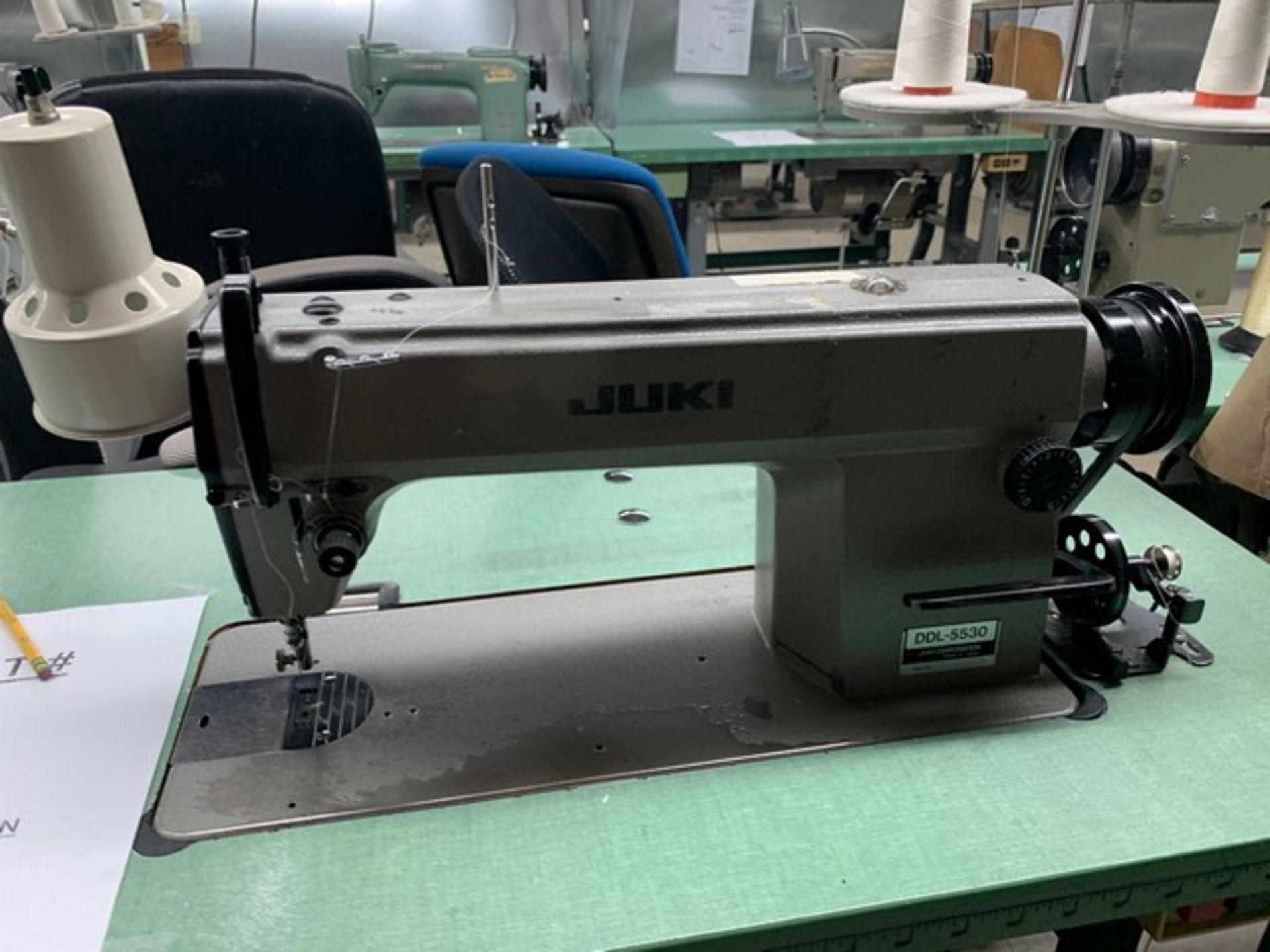 JUKI DDL-5530 SEWING MACHINE WITH MOTOR, STAND & LIGHT - Image 2 of 2