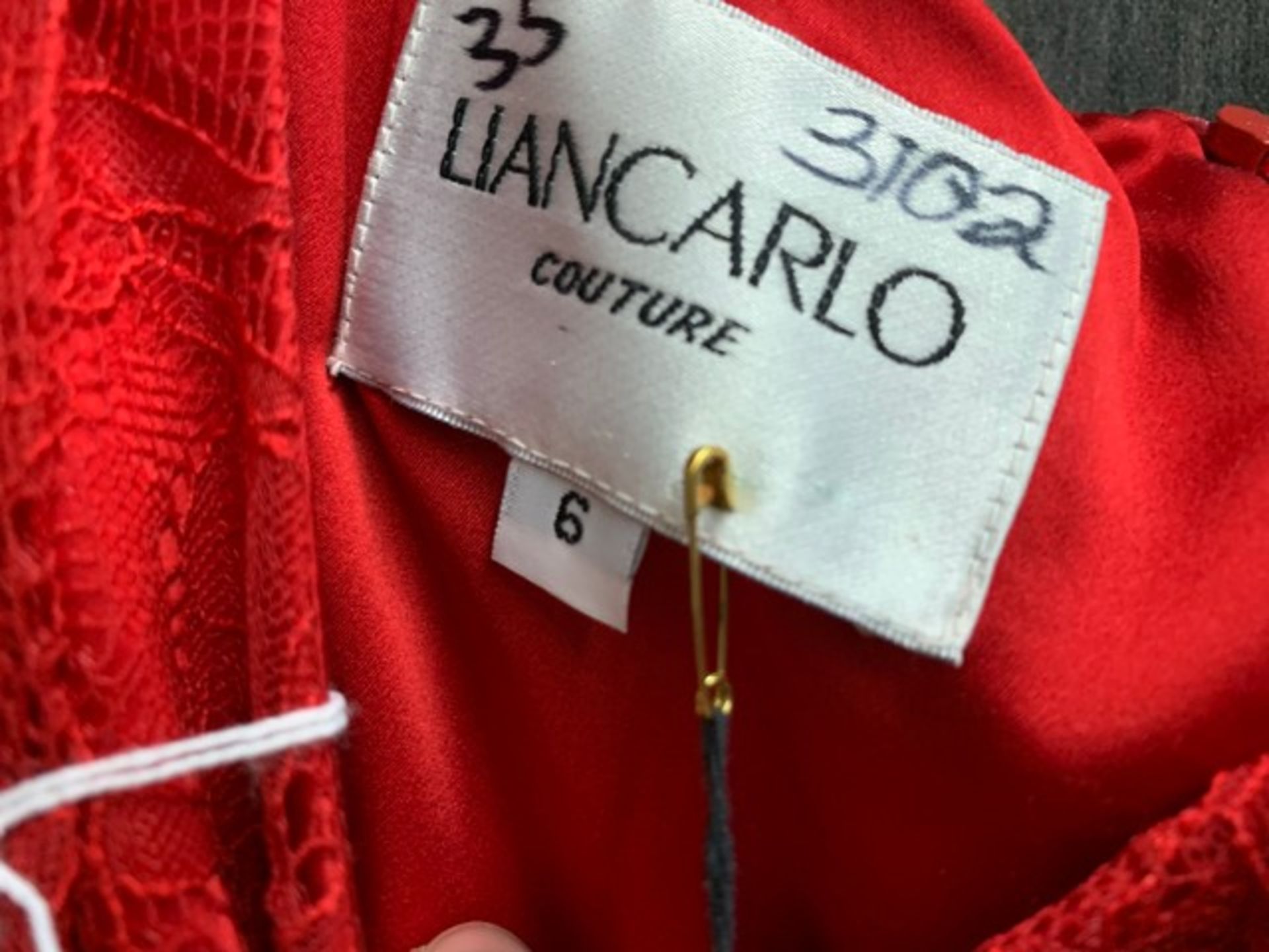 DRESS - LIANCARLO / RED STRETCHED CHANTILLY / SHORT / SIZE 6 - Image 4 of 4