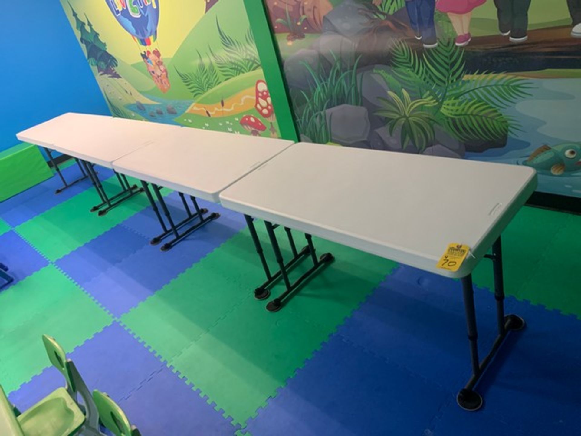 LIFETIME FOLDING TABLES - 4'