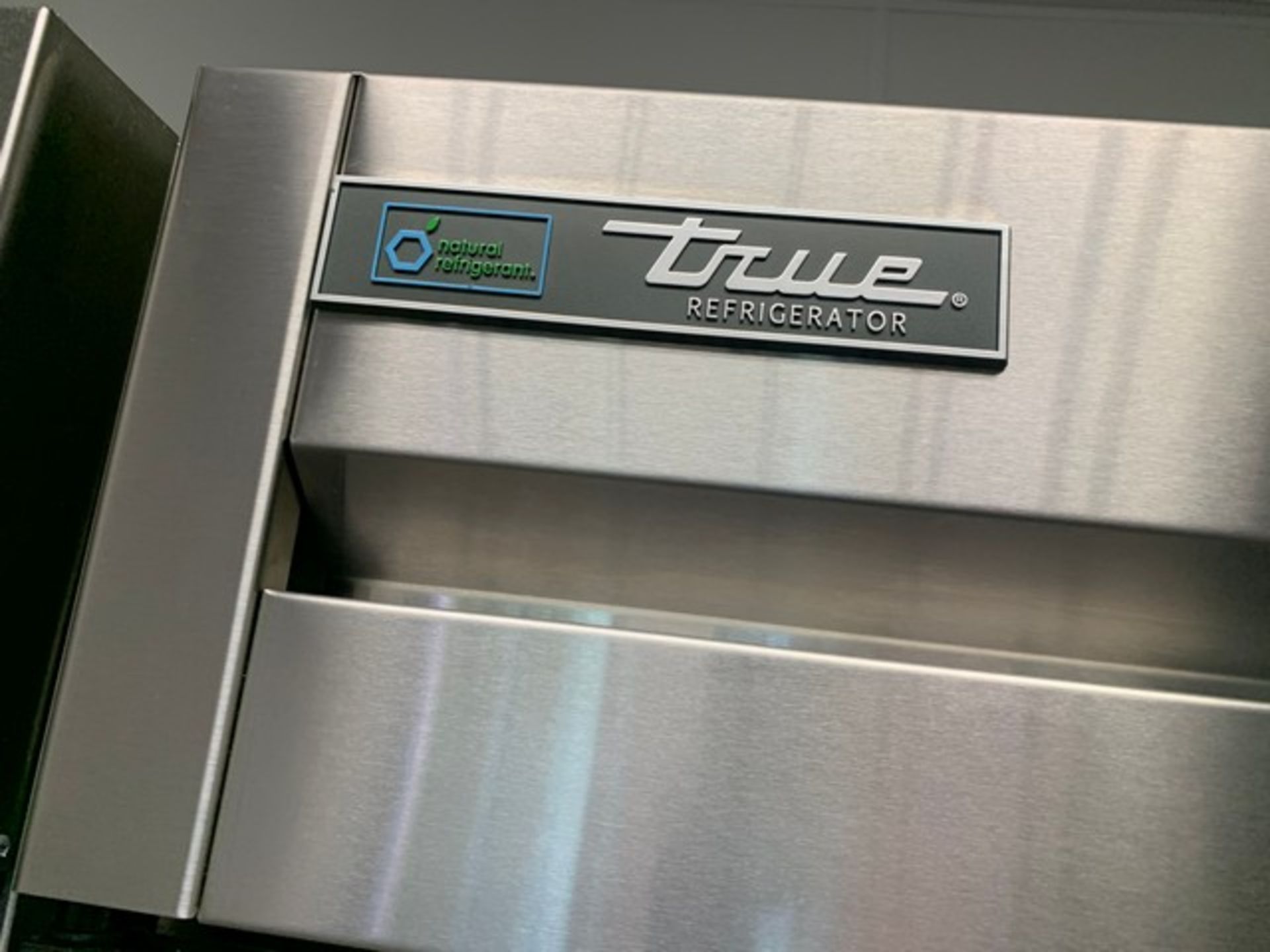 TRUE T-49-HC STAINLESS STEEL 2-DOOR REFRIGERATOR - SERIAL No. 9294244 (MUST BE REMOVED BETWEEN 6AM-9 - Image 2 of 4