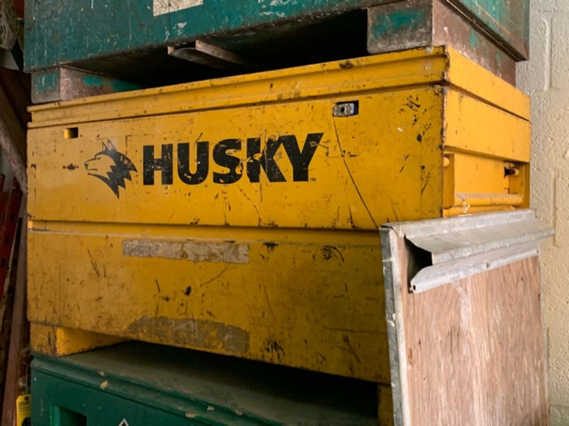 LARGE HUSKY JOB BOX