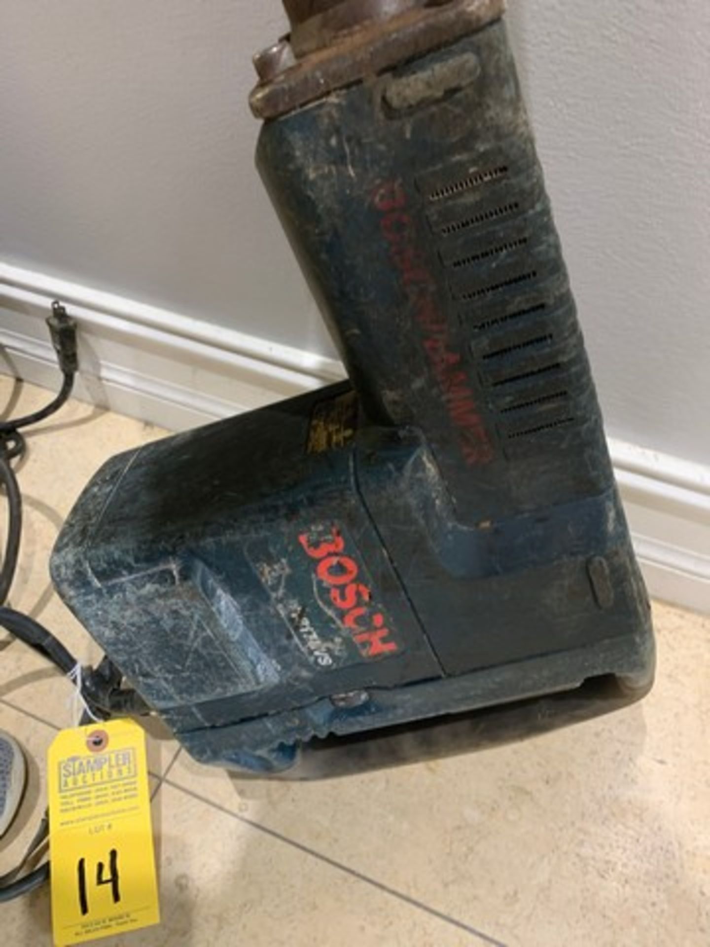 BOSCH DEMOLITION HAMMER - Image 4 of 4