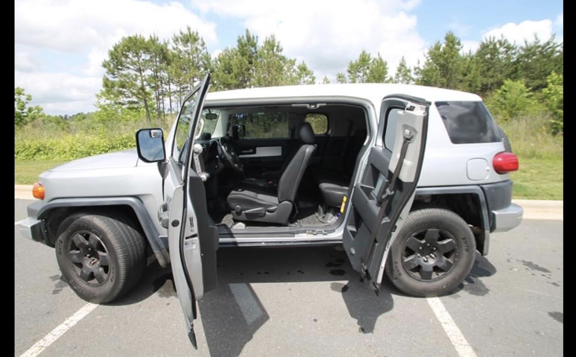 2007 TOYOTA FJ CRUISER - VIN #JTEZU11F270004366 - GRAY - APPROXIMATELY 180,170 MILES - Image 3 of 8