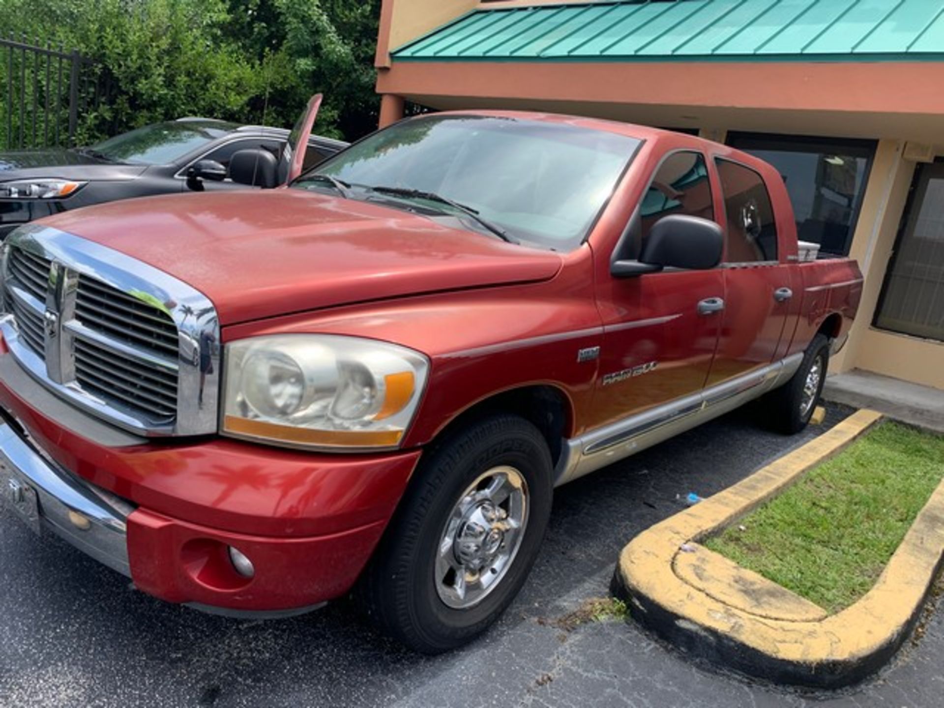 2006 DODGE 1500 RAM - VIN #3D7KR19D36G221015 - RED - MEGA CAB - DIAMOND PLATE TRUCK BOX - HITCH