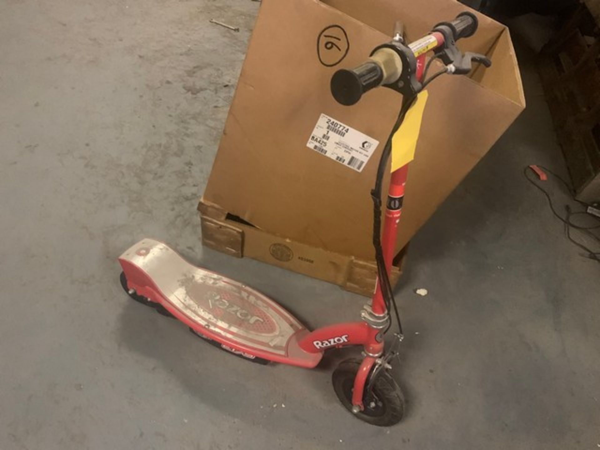 RAZOR BATTERY POWERED SCOOTER