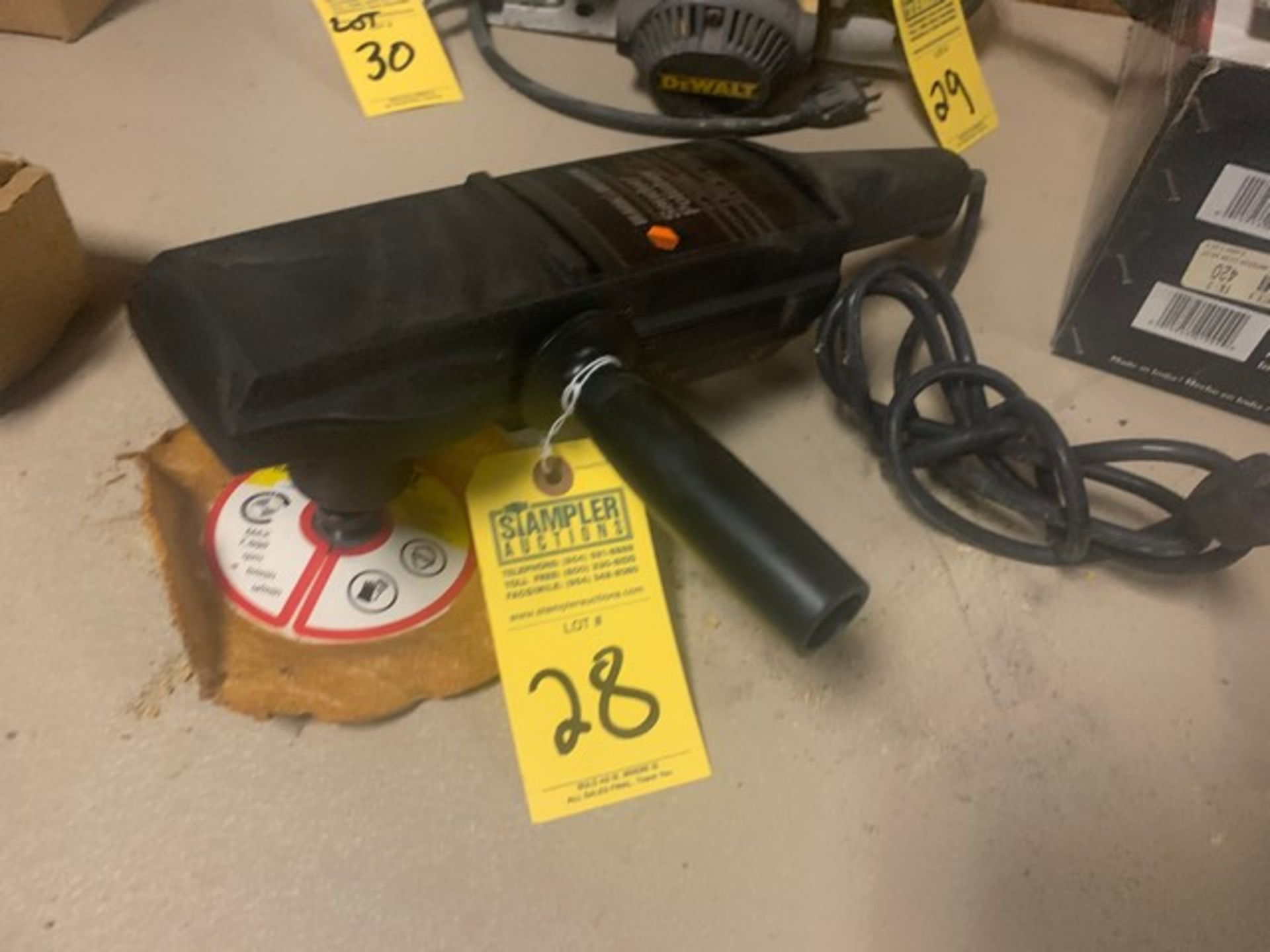 BLACK & DECKER SANDER / POLISHER