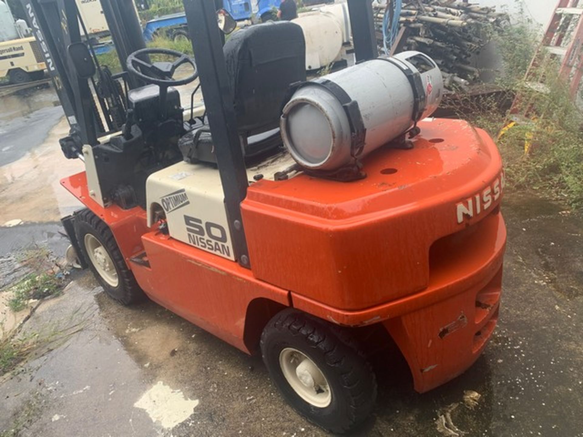 NISSAN OPTIMA 50 JP50 FORKLIFT - PROPANE / 3975LB CAPACITY / SIDE SHIFT / 187'' TALL - SERIAL No. 9H - Image 7 of 8