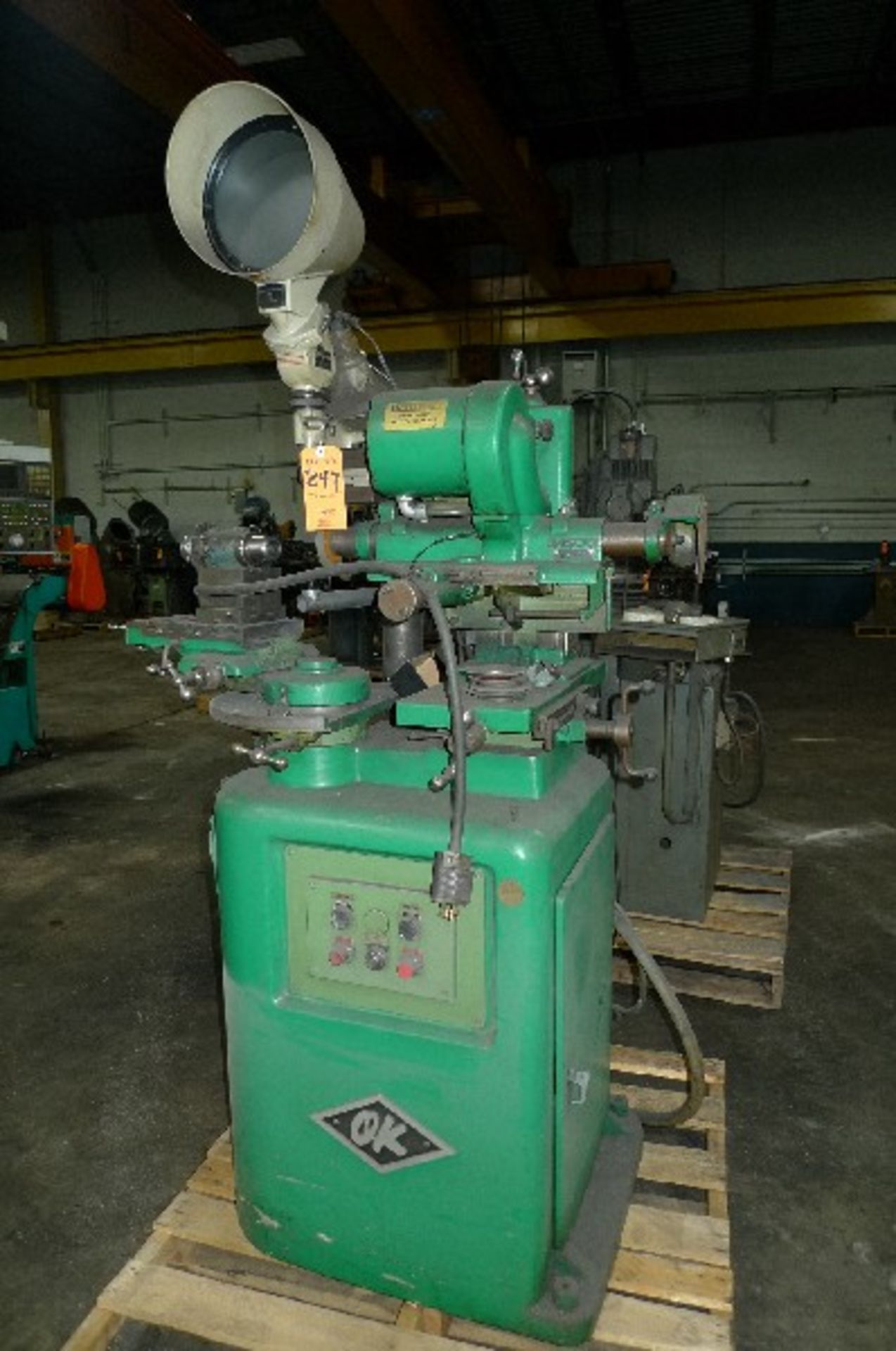OK TOOL & CUTTER GRINDER W/ PROJECTO SCOPE