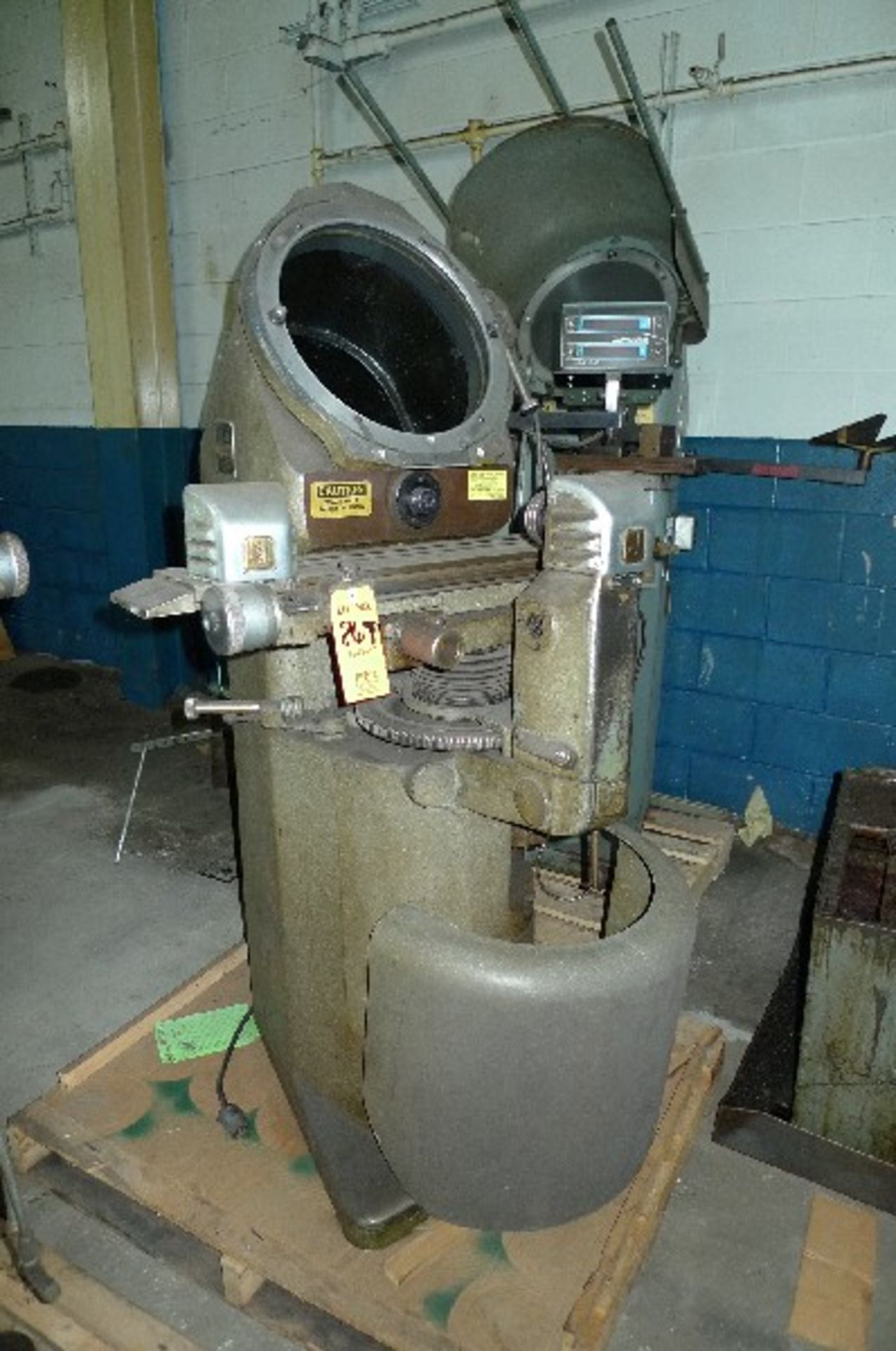 JONES & LAMSON 14" OPTICAL COMPARATOR