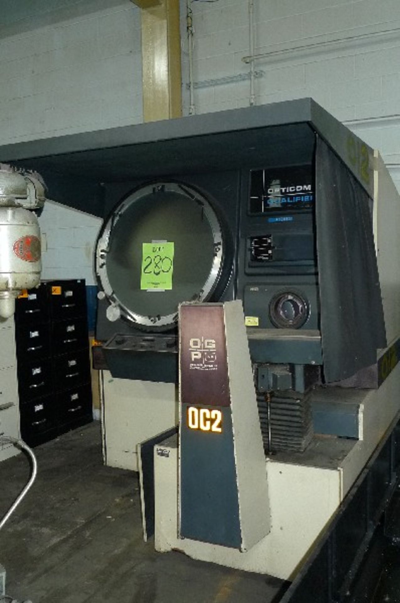 OPTICAL GAGING 30" QUALIFIER OPTICAL COMPARATOR S/N 320495