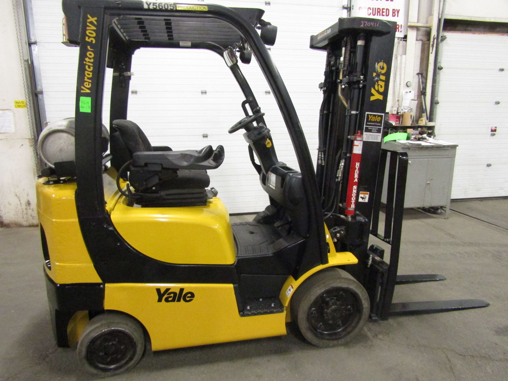 FREE CUSTOMS - 2013 Yale 5000lbs Capacity Forklift with 3-stage mast - LPG (propane) with