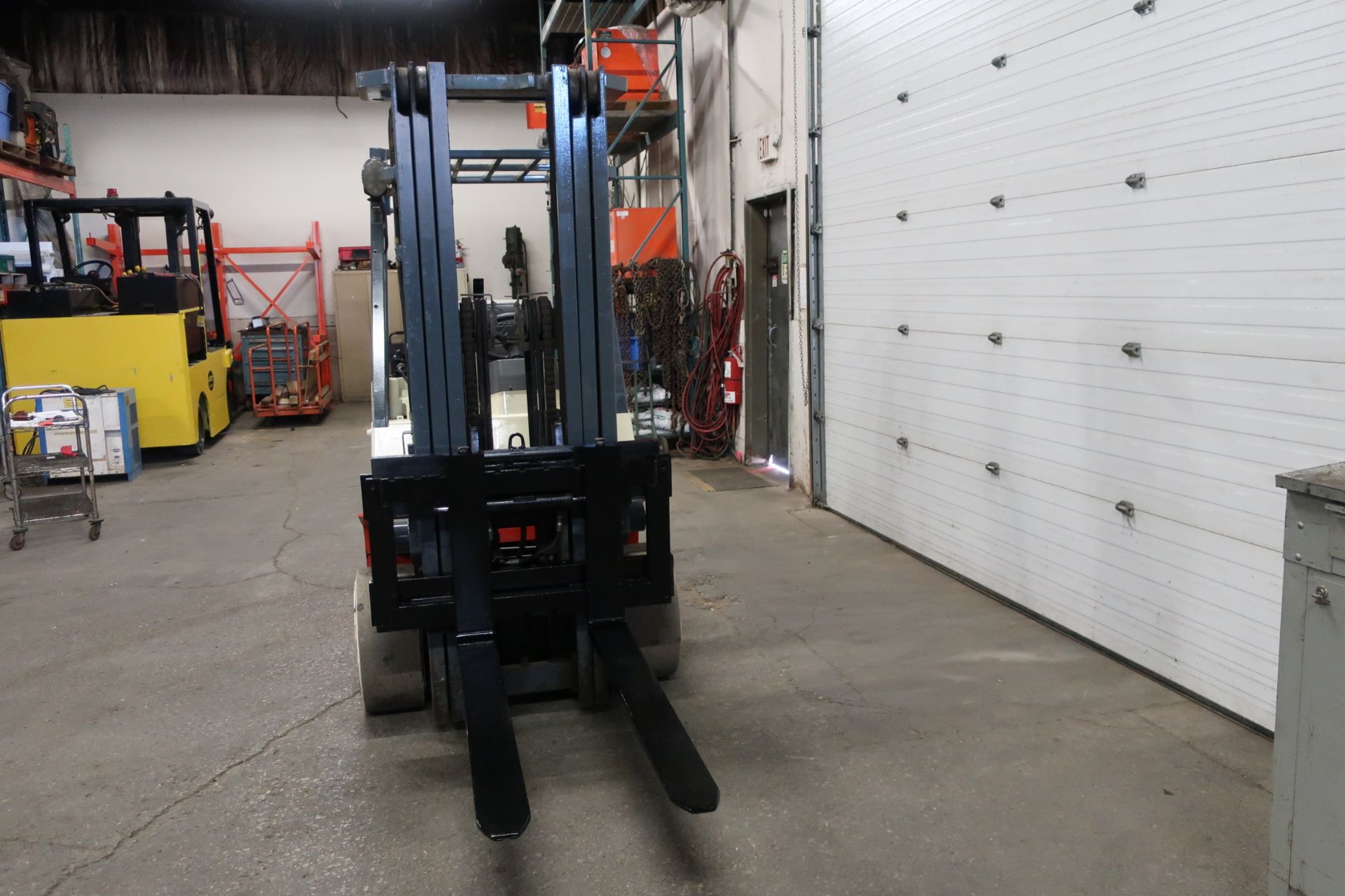 FREE CUSTOMS - Nissan 5000lbs Capacity Forklift LPG (propane) with 3-stage mast and sideshift (no - Image 2 of 2