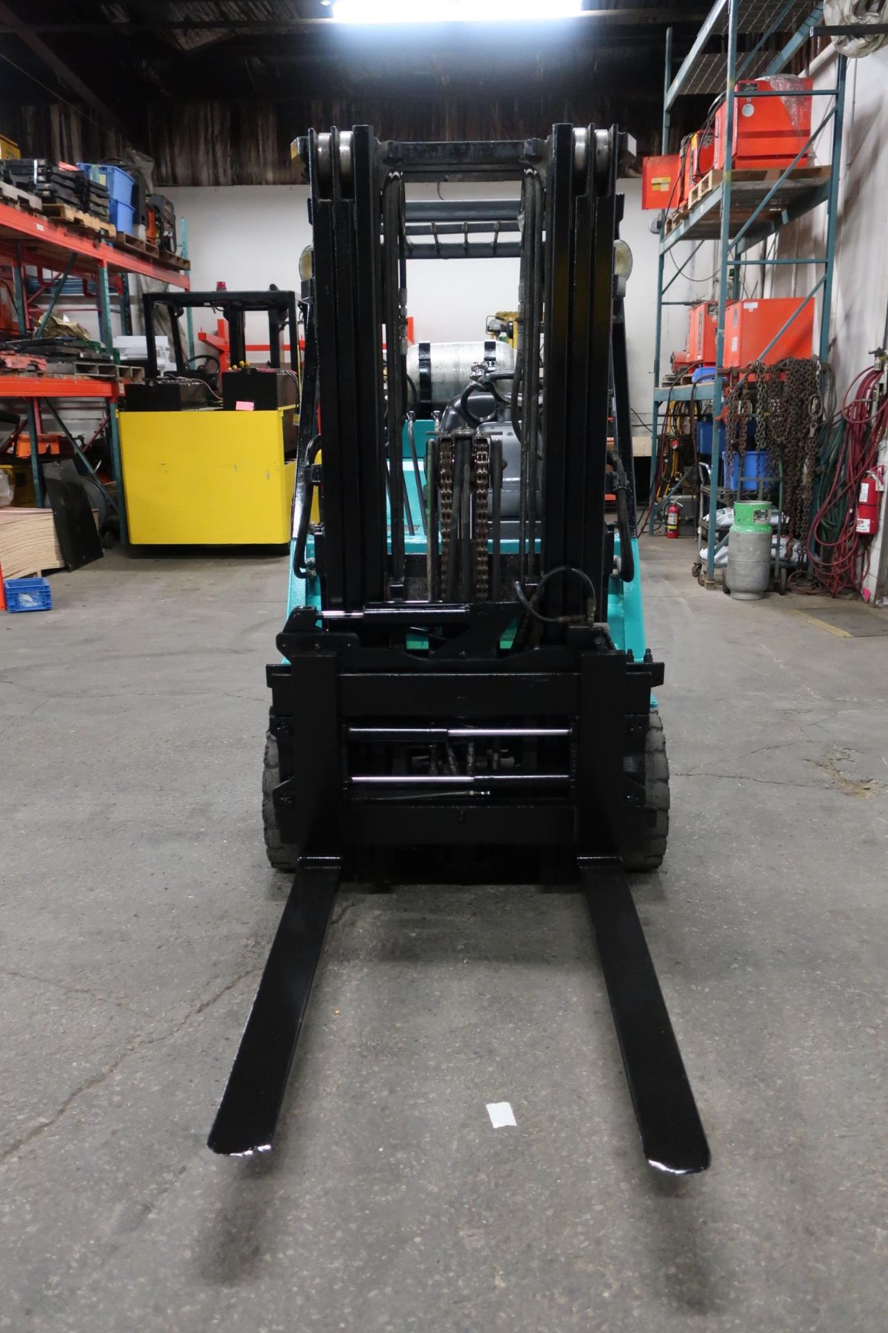 FREE CUSTOMS - Mitsubishi 8000lbs Capacity Forklift BOX CAR SPECIAL with 3-stage mast and - Image 2 of 2