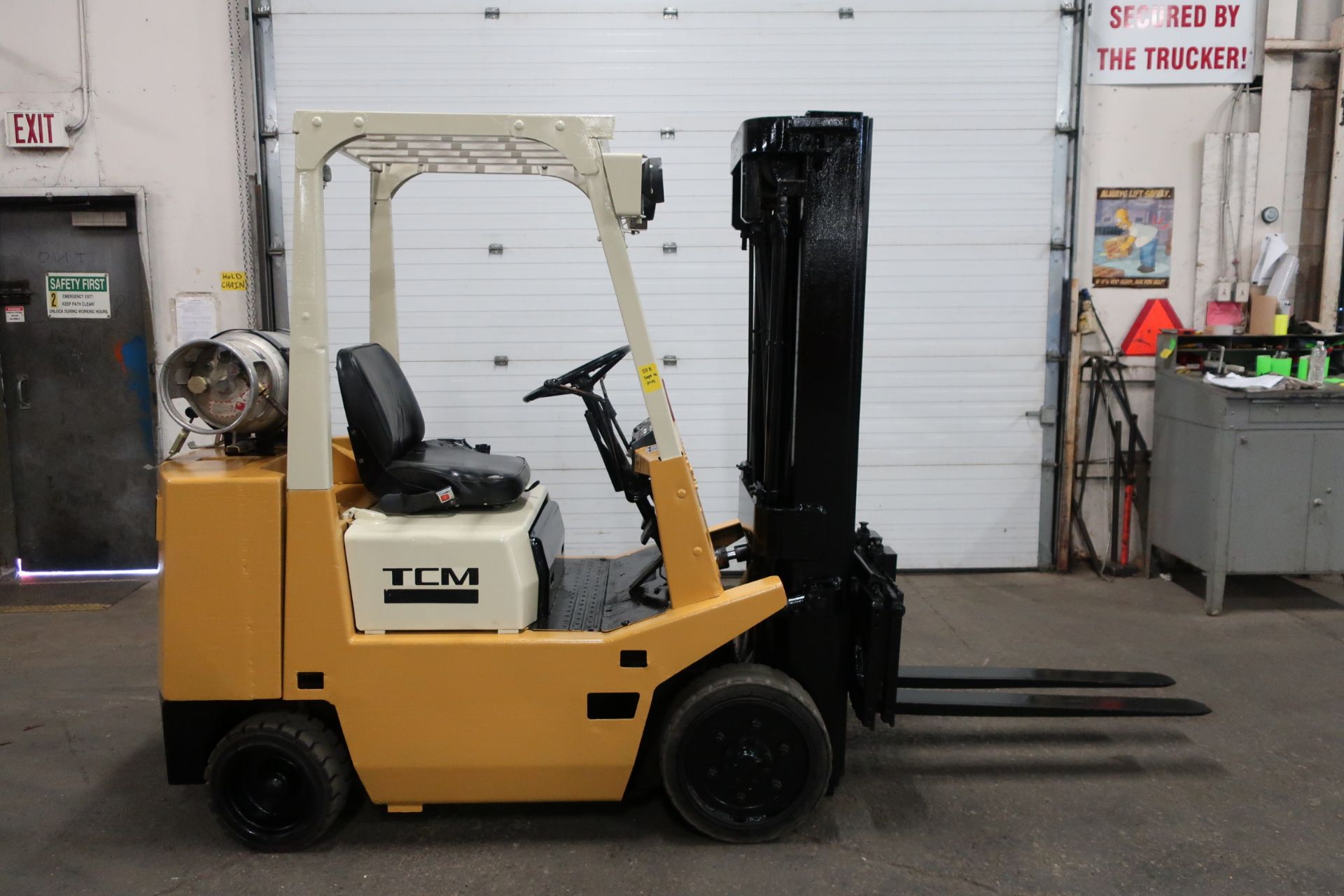 FREE CUSTOMS - TCM 5000lbs Capacity Forklift with 3-stage mast and sideshift - LPG (propane) (no