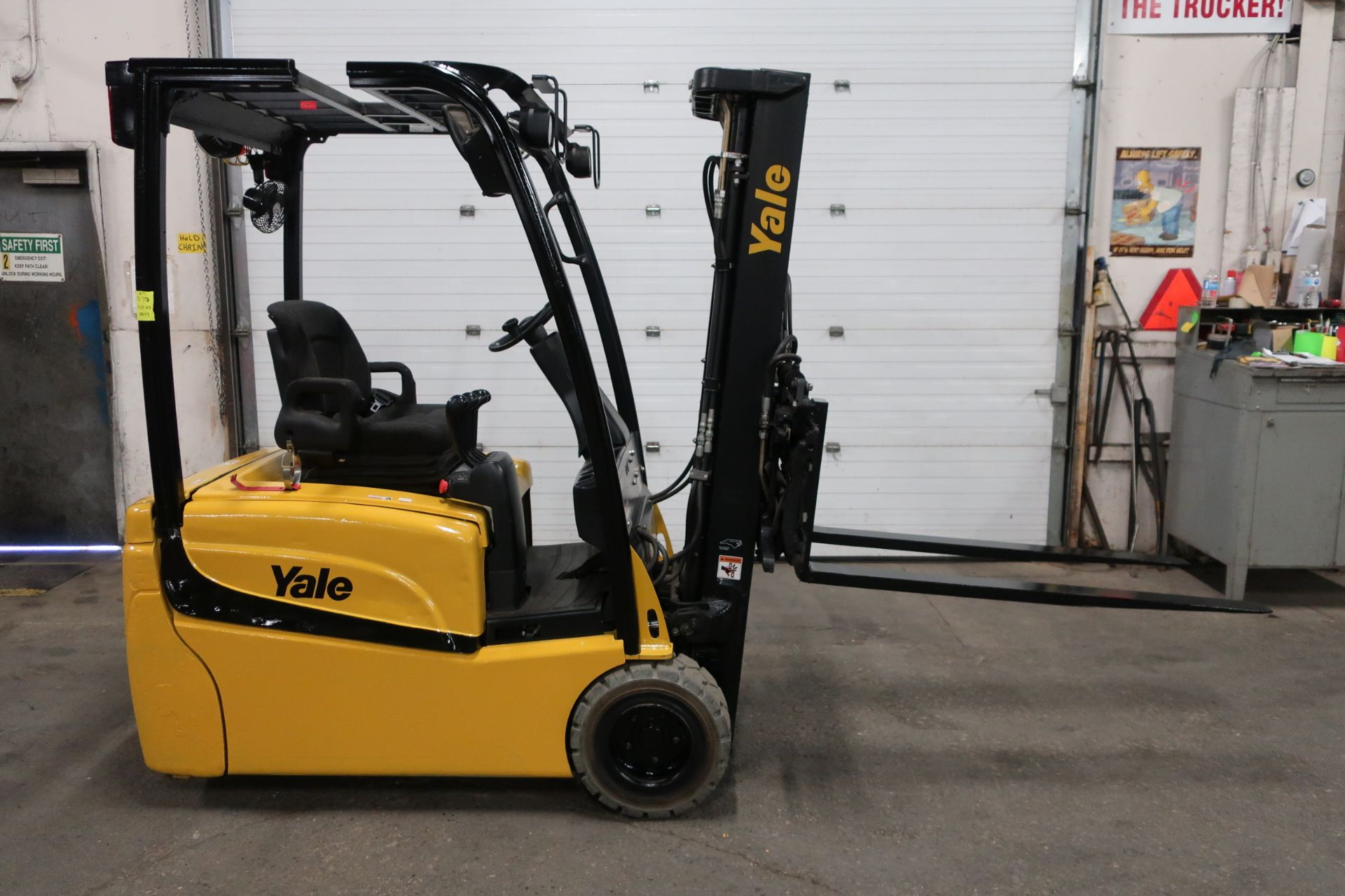 2013 Yale 4000lbs Electric Forklift 3-wheel units with sideshift and fork positioner