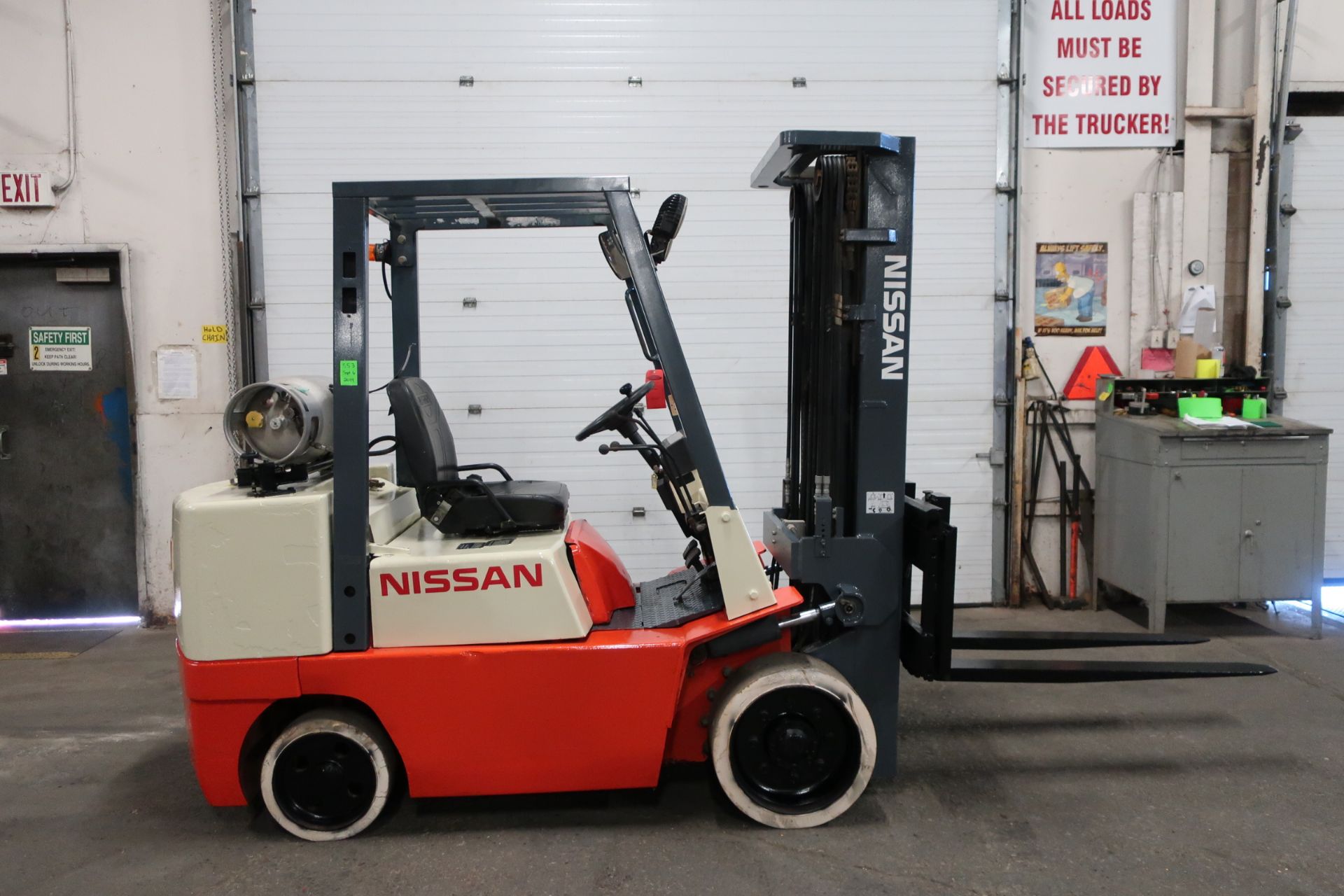 FREE CUSTOMS - Nissan 5000lbs Capacity Forklift LPG (propane) with 3-stage mast and sideshift (no