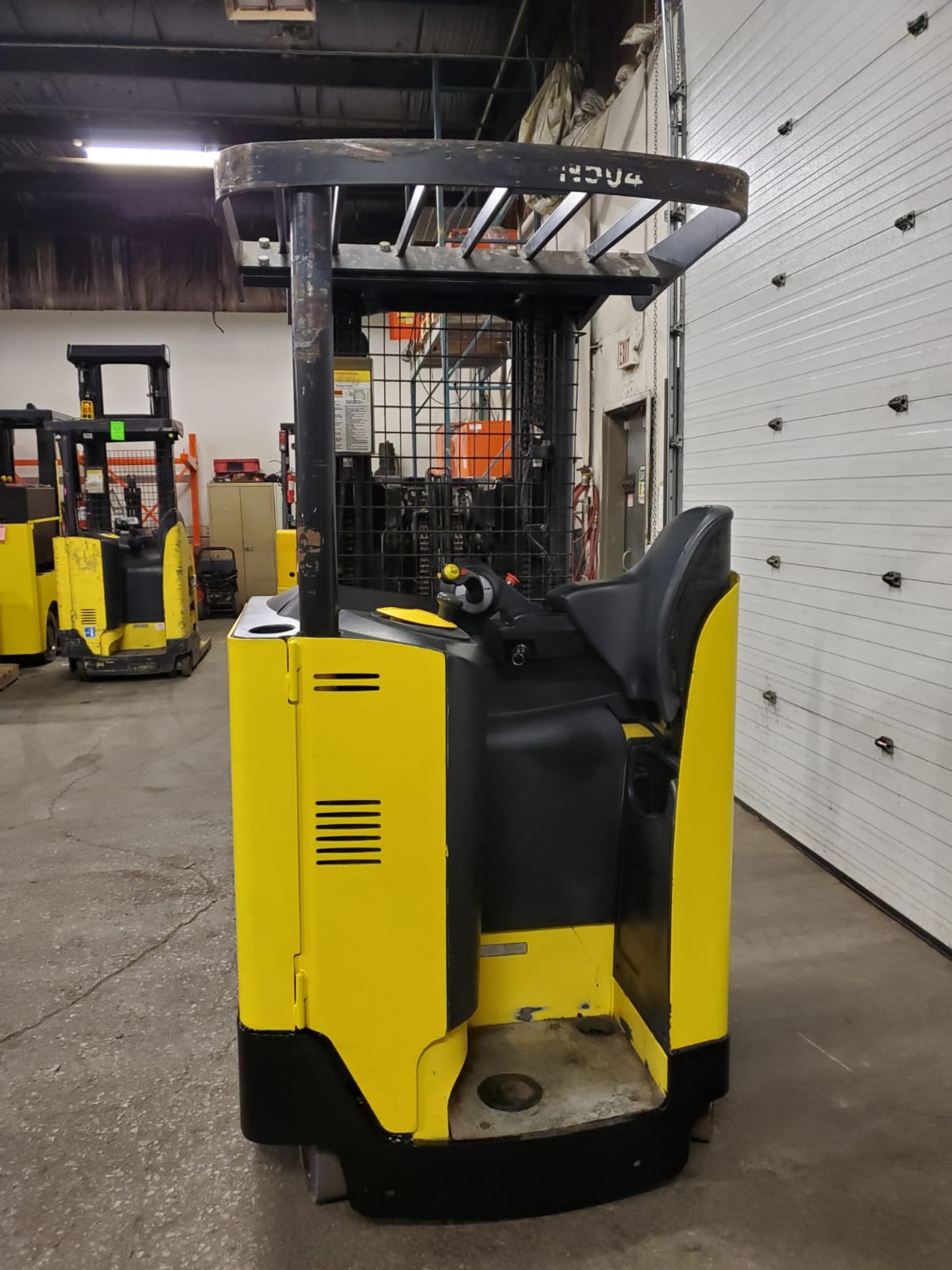 2014 Hyster Reach Truck Pallet Lifter 3800lbs capacity unit ELECTRIC with sideshift - Image 2 of 2