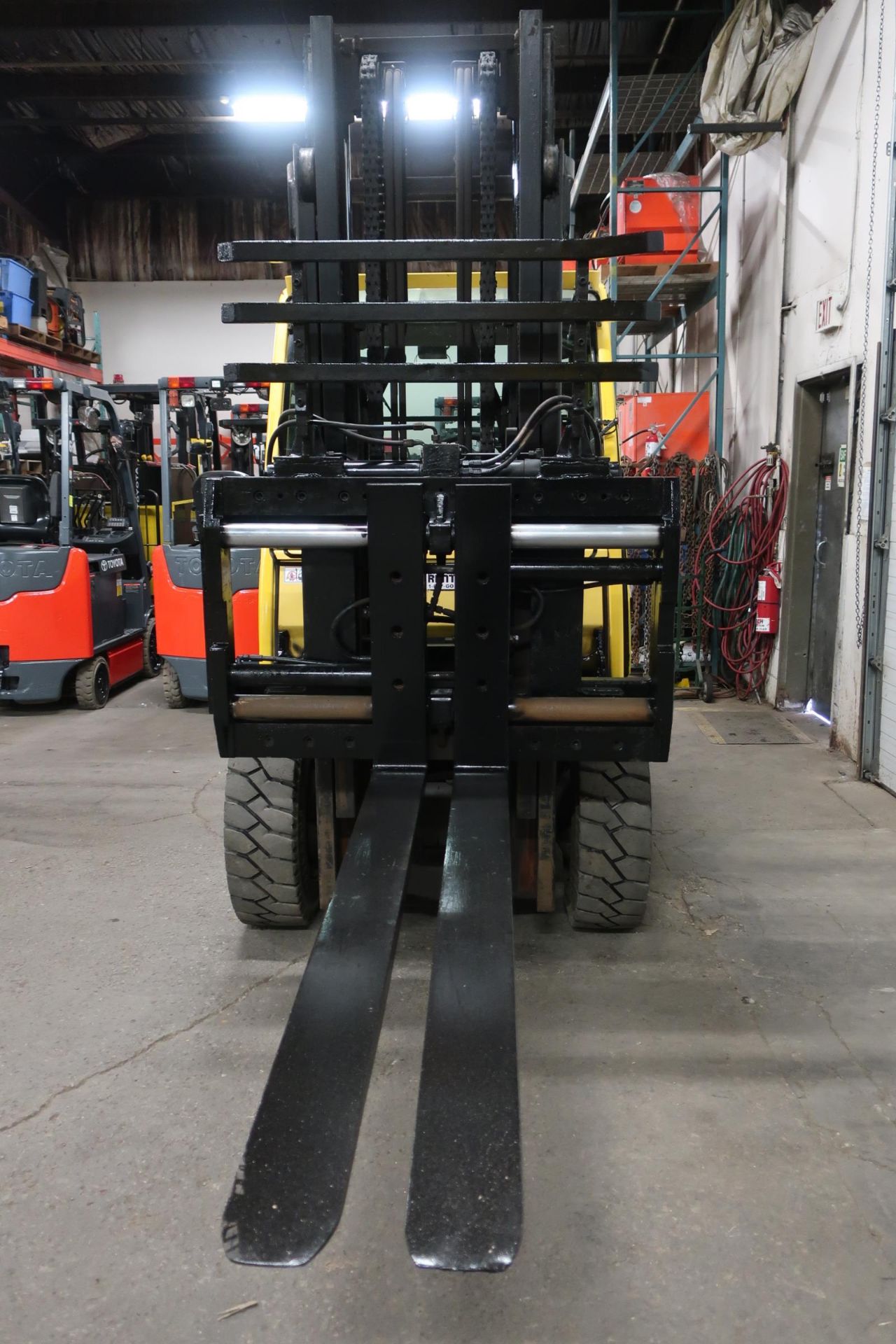 FREE CUSTOMS - 2013 Hyster 10000lbs Capacity OUTDOOR Forklift with Sideshift and Fork Positioner - Image 2 of 2