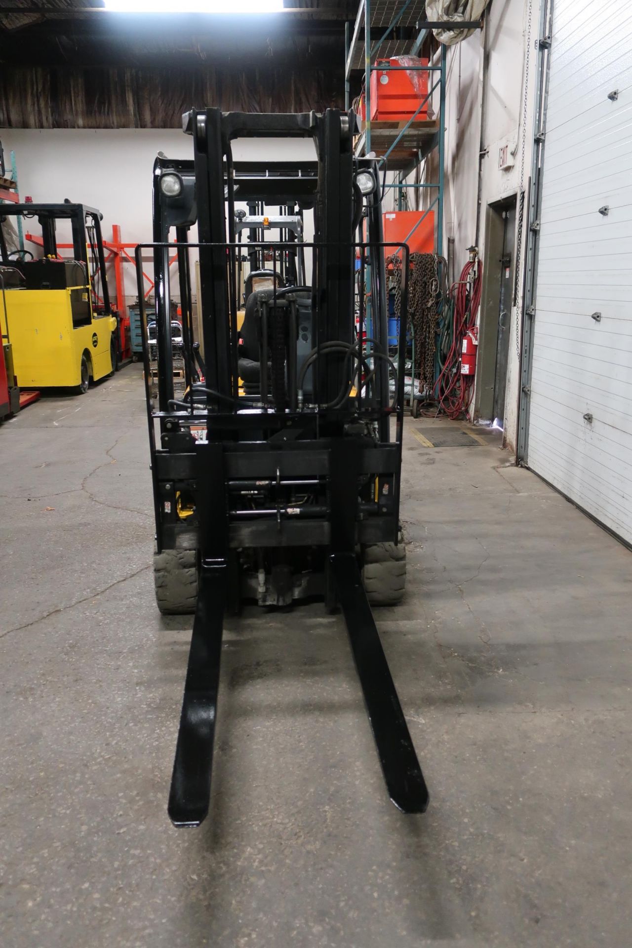 2013 Yale 4000lbs Electric Forklift 3-wheel units with sideshift and fork positioner - Image 2 of 3