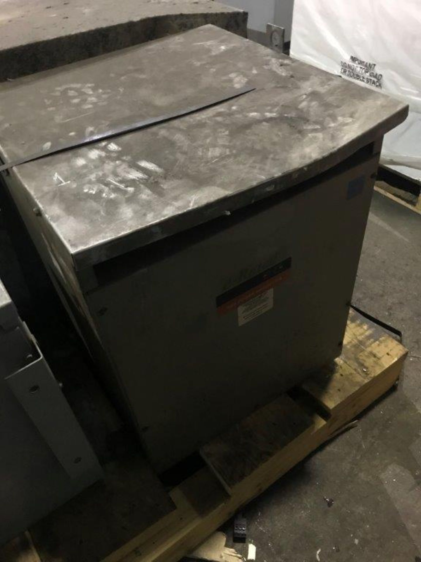 Rex Manufacturing 30kVA Transformer 600v pri 208y/120v Secondary 3ph ISO - Image 2 of 2