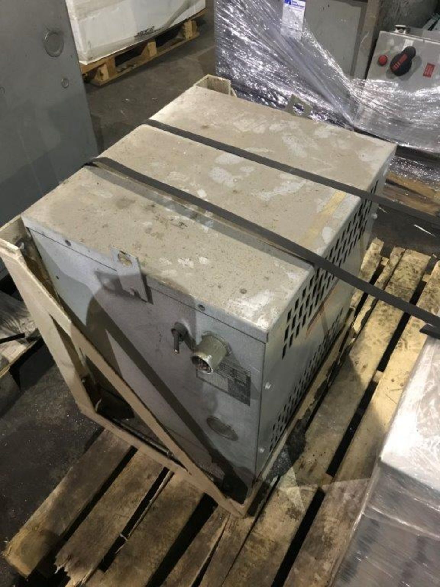 Rex Manufacturing 30kVA Transformer 480v pri 208y/120v Secondary 3ph