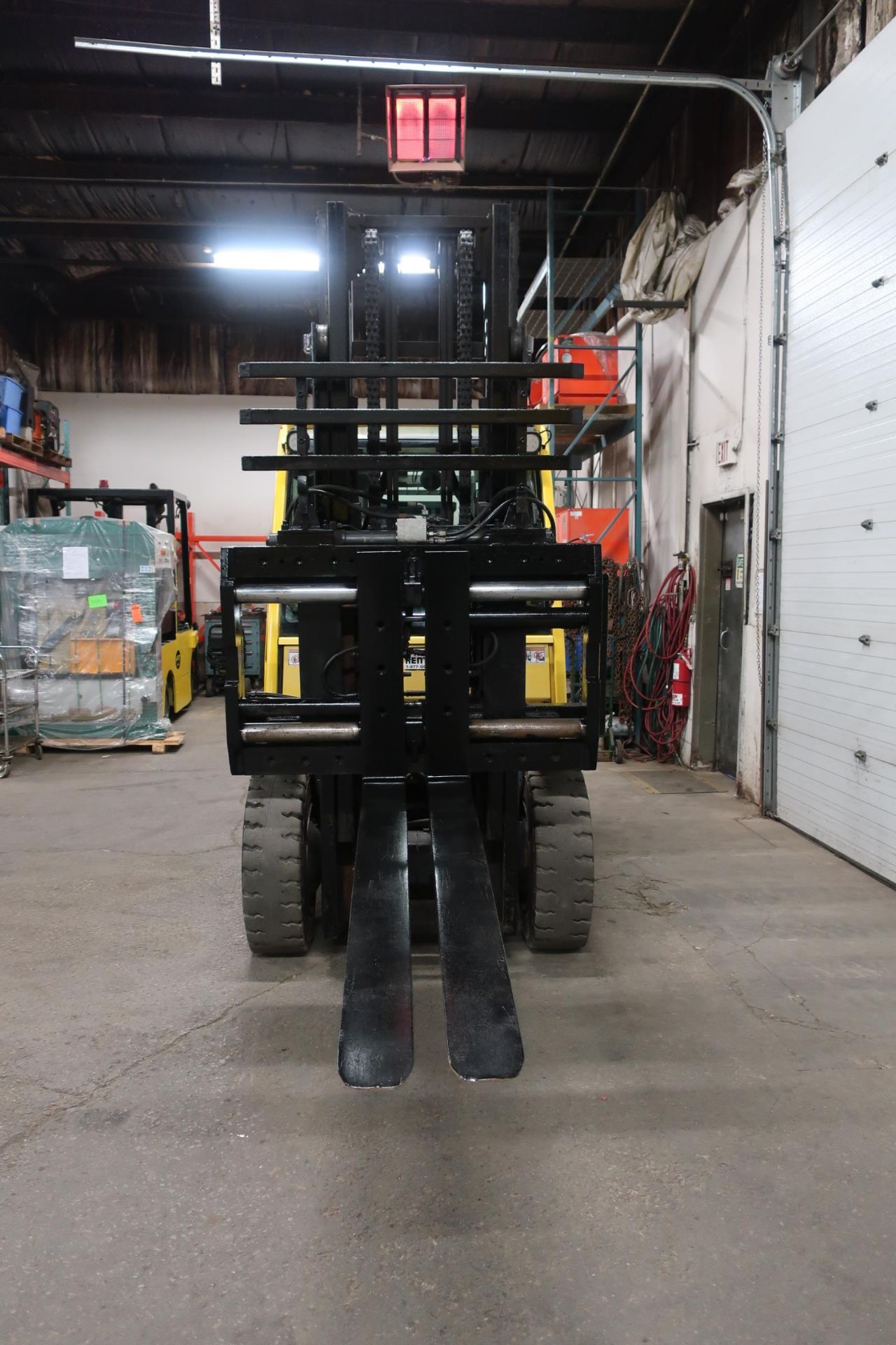 FREE CUSTOMS - 2014 Hyster 10000lbs Capacity OUTDOOR Forklift with 72" forks and fork positioners - Image 2 of 2