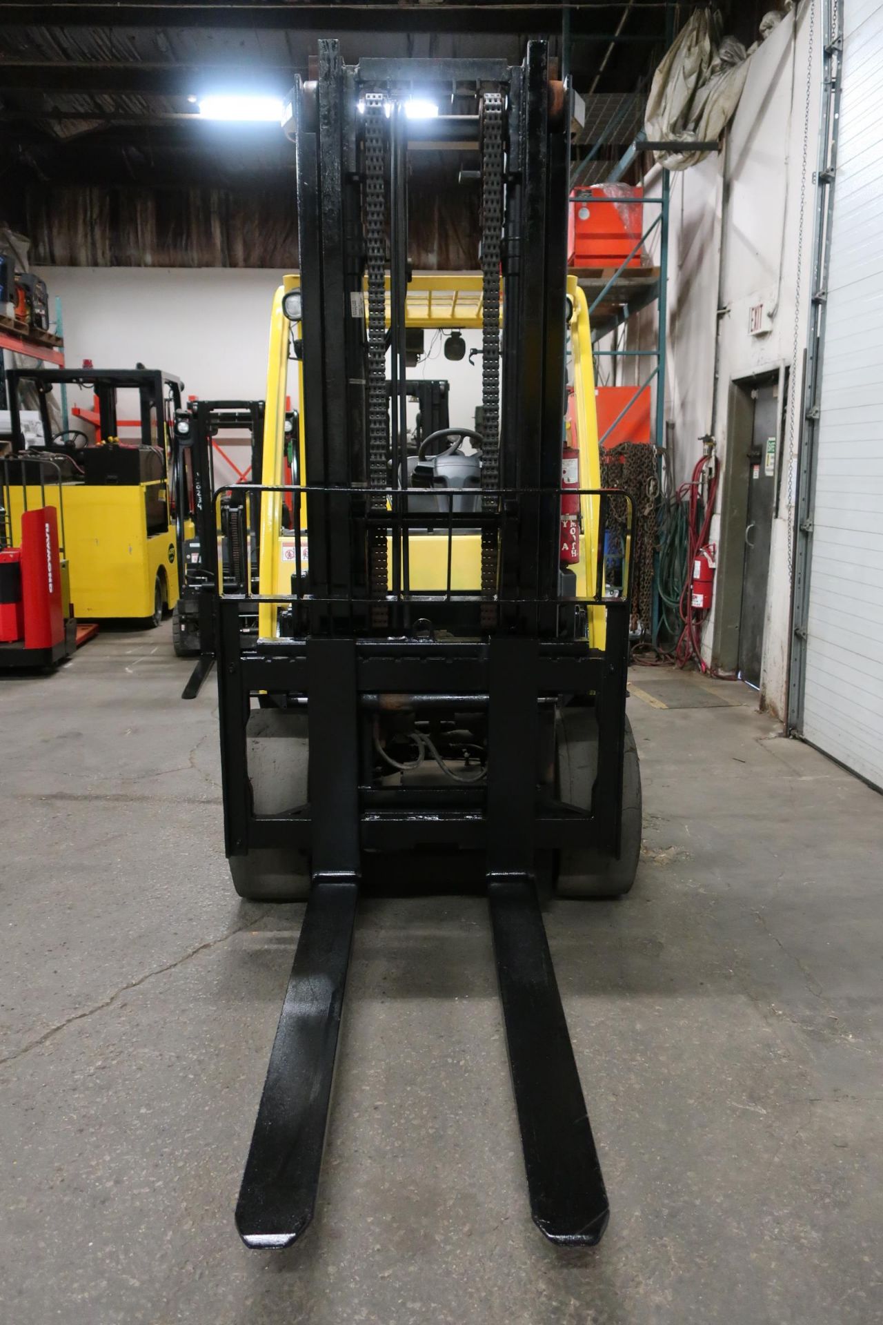 FREE CUSTOMS - 2014 Hyster 15500lbs Capacity Forklift with VERY LOW HOURS & 58" forks - Diesel - Image 2 of 2