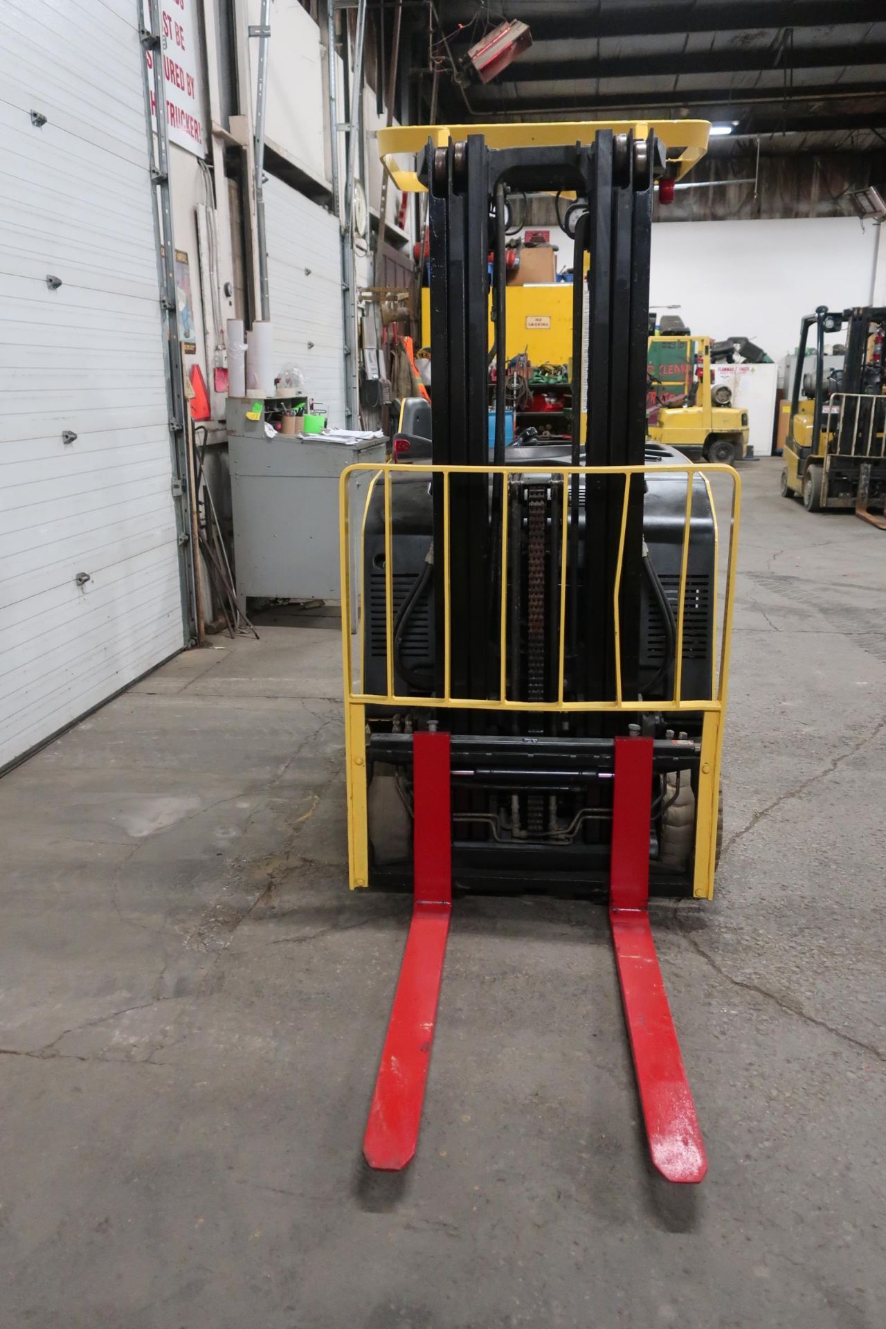 FREE CUSTOMS - 2011 Hyster Reach Truck Pallet Lifter 3800lbs capacity unit ELECTRIC with sideshift - Image 3 of 3