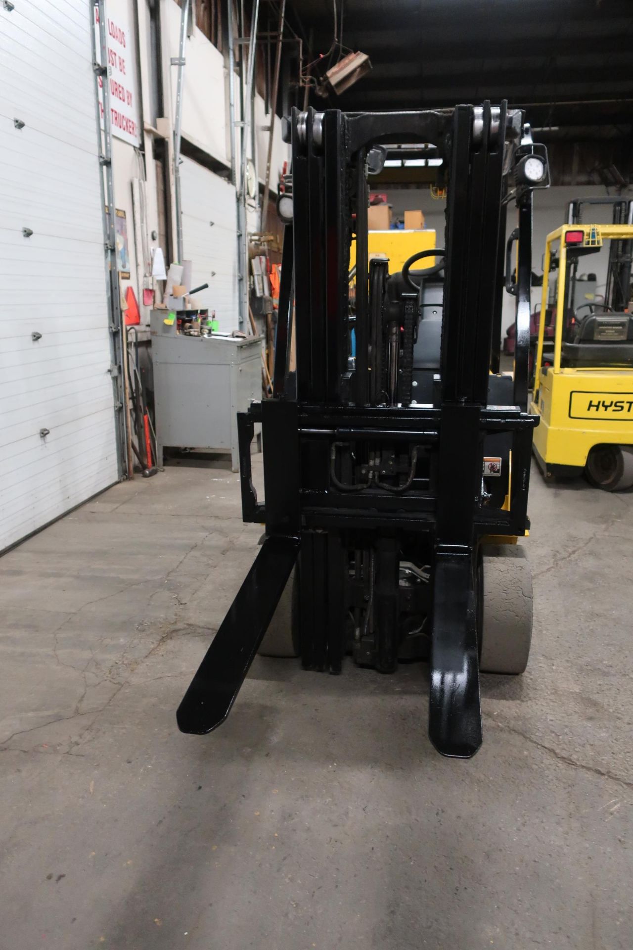 2012 Yale 5000lbs Capacity Electric Forklift with 3-stage mast and sideshift - Image 2 of 2