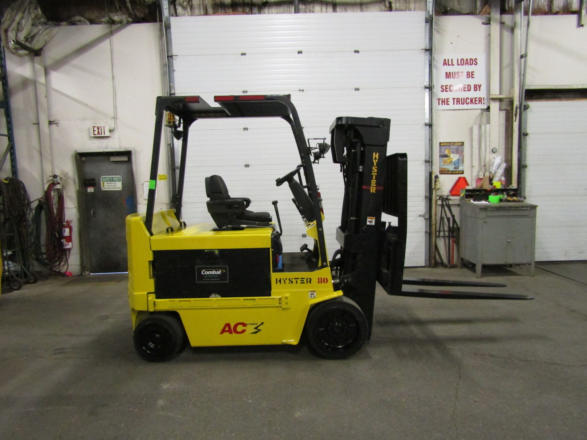 FREE CUSTOMS - 2010 Hyster 8000lbs Electric Forklift with 3-stage mast and sideshift with 54" forks