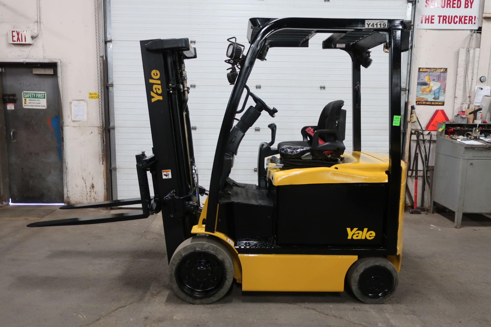 2012 Yale 5000lbs Capacity Electric Forklift with 3-stage mast and sideshift