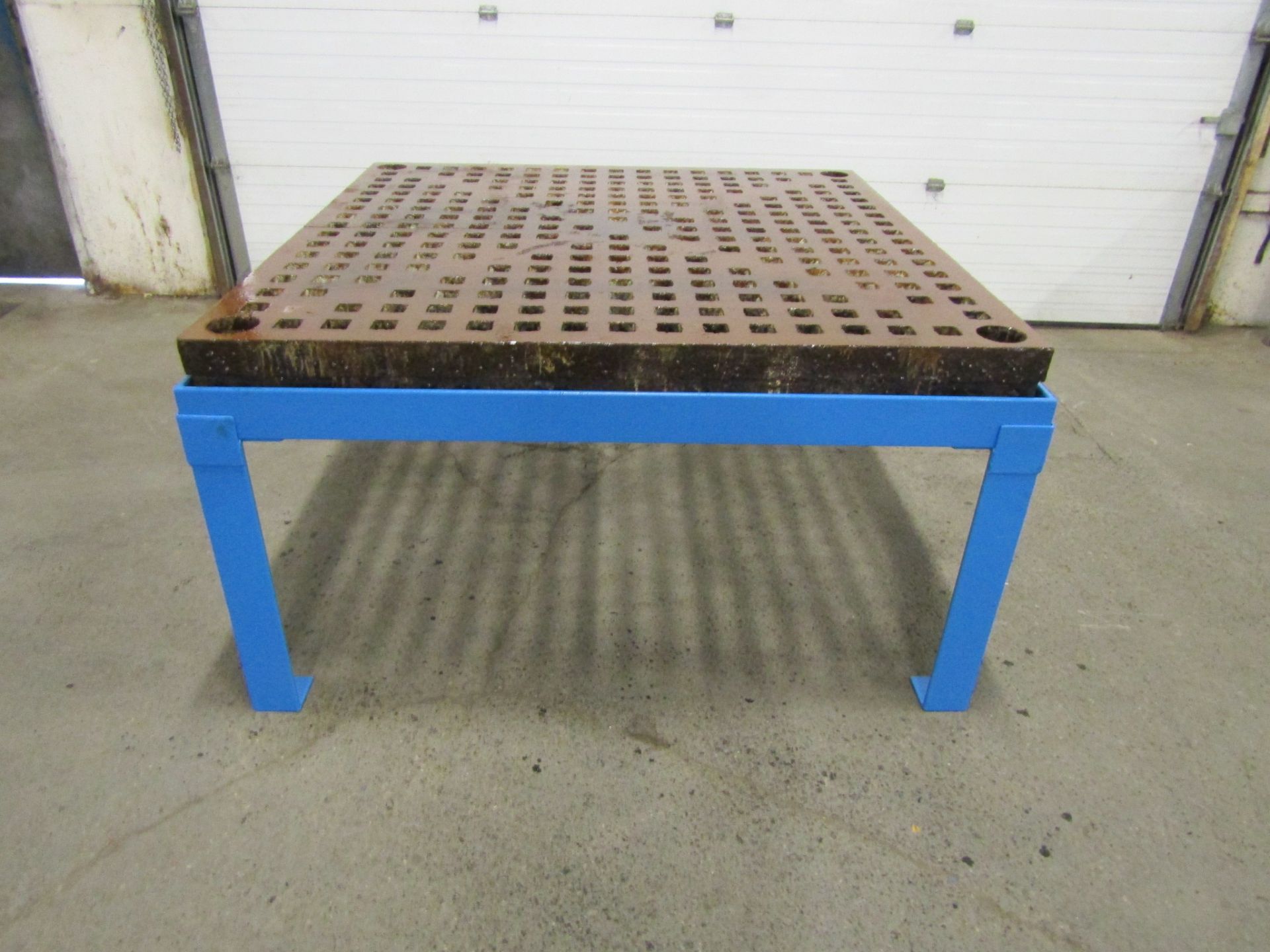 MINT Acorn Welding Table - 5' x 5' / 60" x 60" with table stand