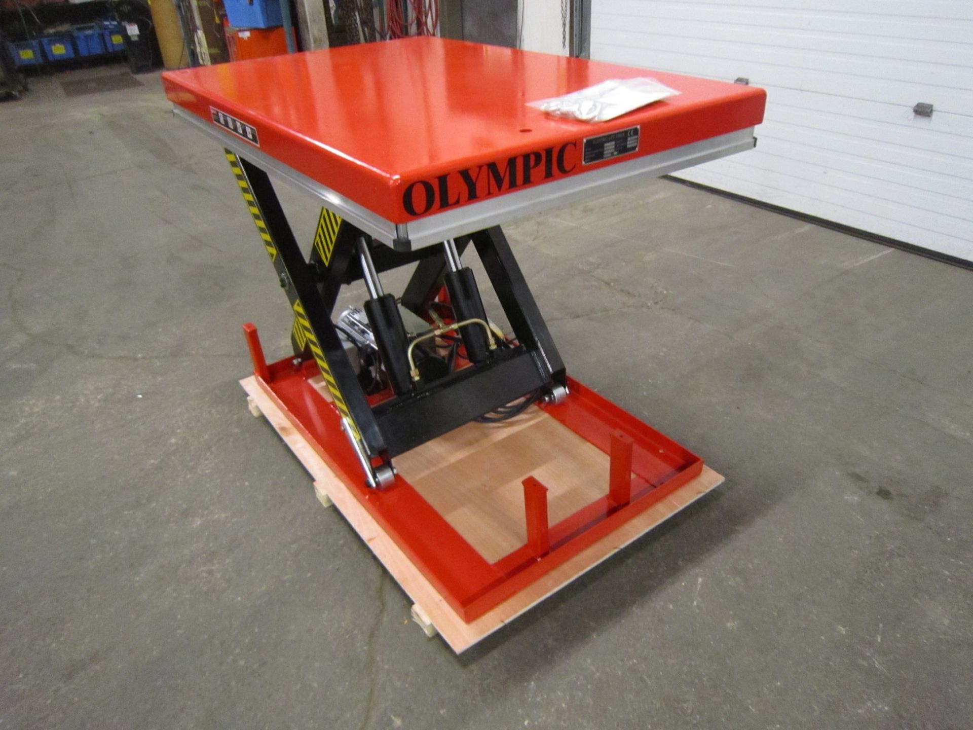 Olympic Hydraulic Lift Table 32" x 52" x 40" lift - 4000lbs capacity - UNUSED and MINT - 115V