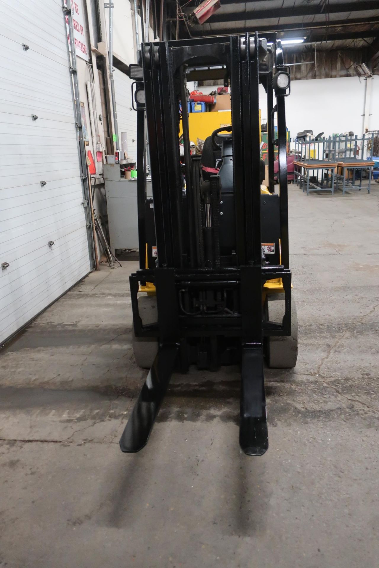 2012 Yale 6000lbs Capacity Electric Forklift with 3-stage mast and sideshift - Image 2 of 2