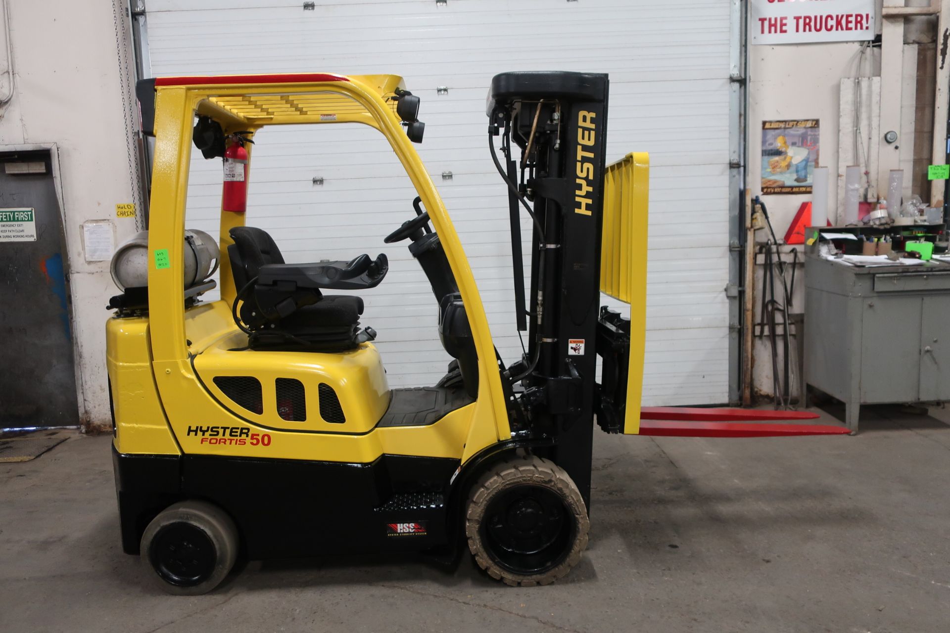 FREE CUSTOMS - 2013 Hyster 5000lbs Capacity Forklift with 4-STAGE MAST- LPG (propane) with sideshift