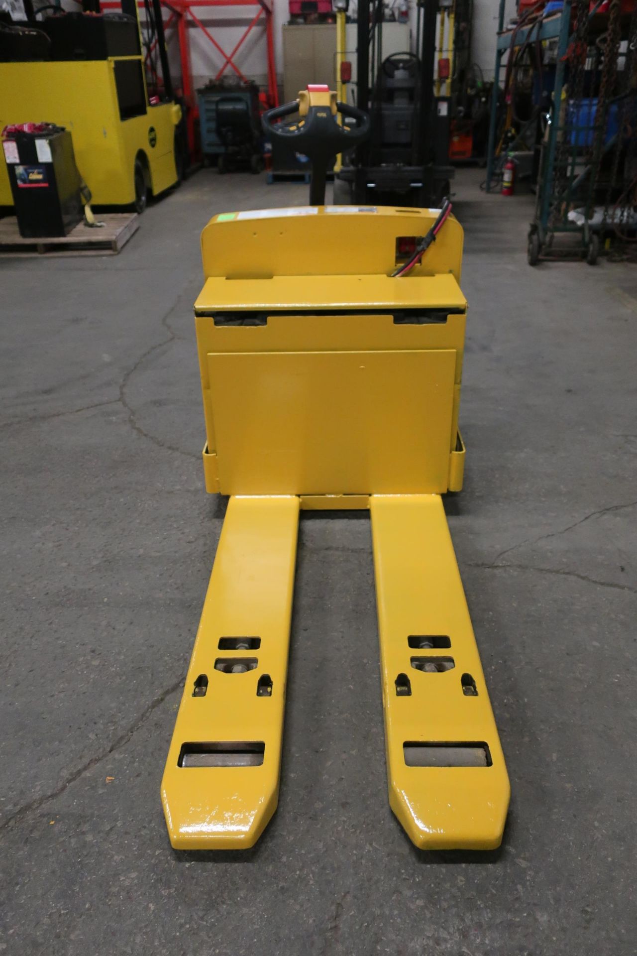 Yale Walk Behind Powered Pallet Cart 5000lbs capacity Walkie Electric unit - Image 3 of 3