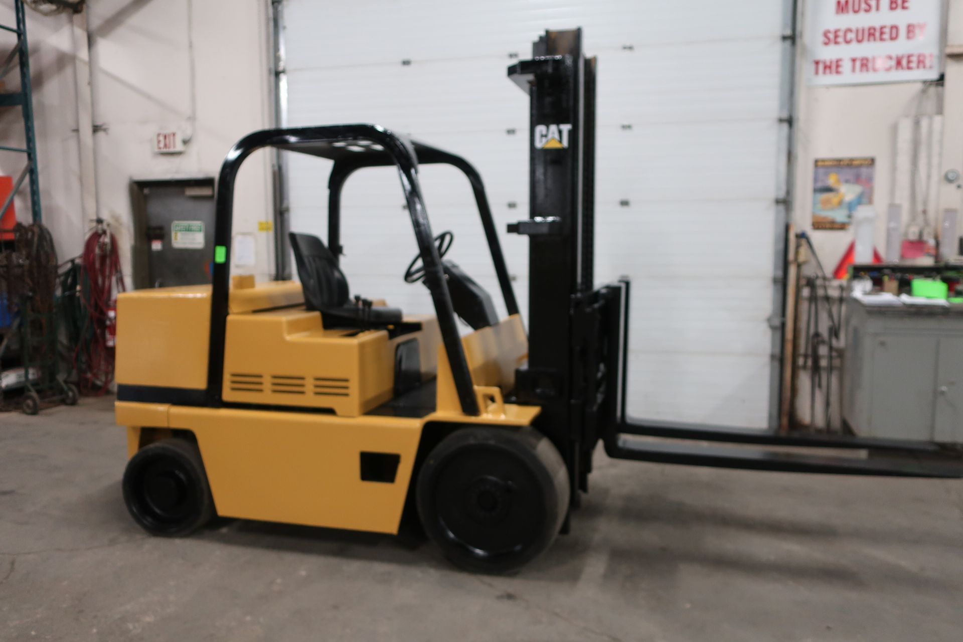 FREE CUSTOMS- CAT 13500lbs Capacity Forklift with LOW HOURS & 58" forks with SIDESHIFT - GAS unit