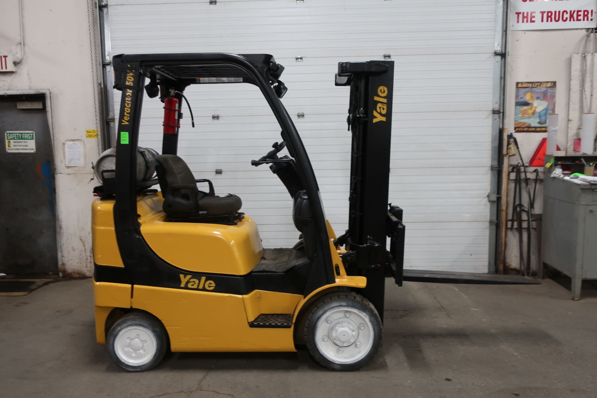 FREE CUSTOMS - 2006 Yale 5000lbs LPG (propane) Forklift with sideshift and 3-stage mast (no