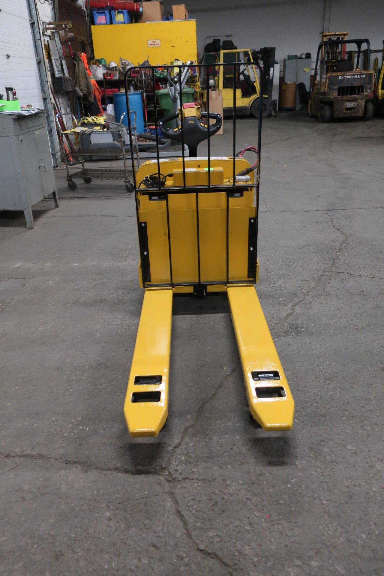 2011 Yale Walk Behind Powered Pallet Cart 5000lbs capacity Walkie Electric unit - Image 3 of 3